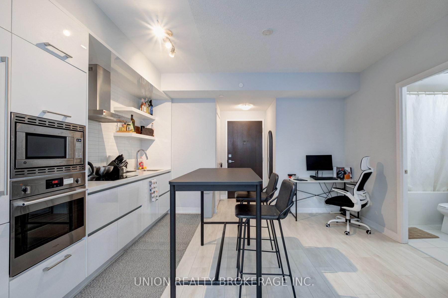 Photo 10 of Unit 303, 2221 Yonge Street, Toronto, Mount Pleasant West — HOMEH