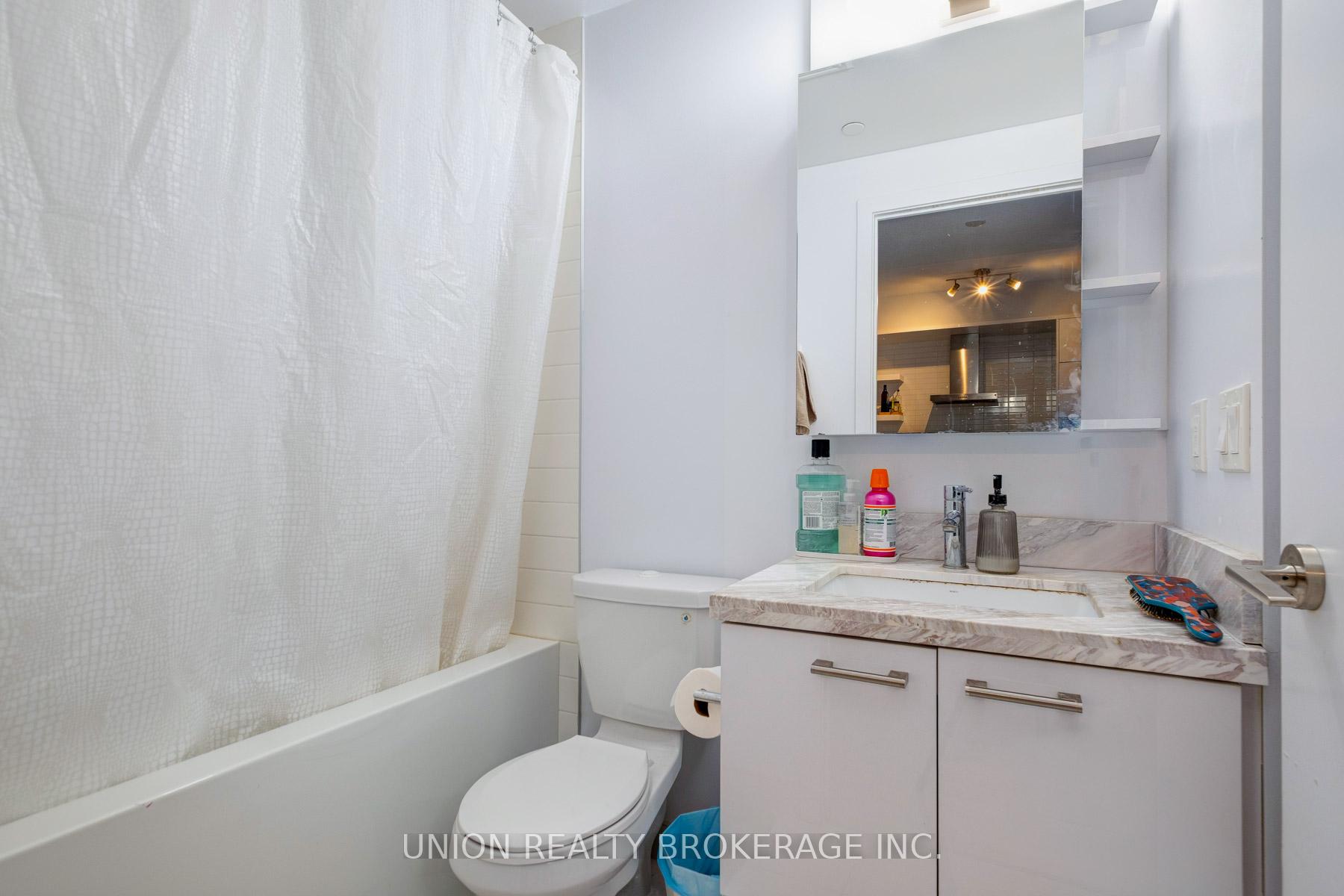 Photo 9 of Unit 303, 2221 Yonge Street, Toronto, Mount Pleasant West — HOMEH