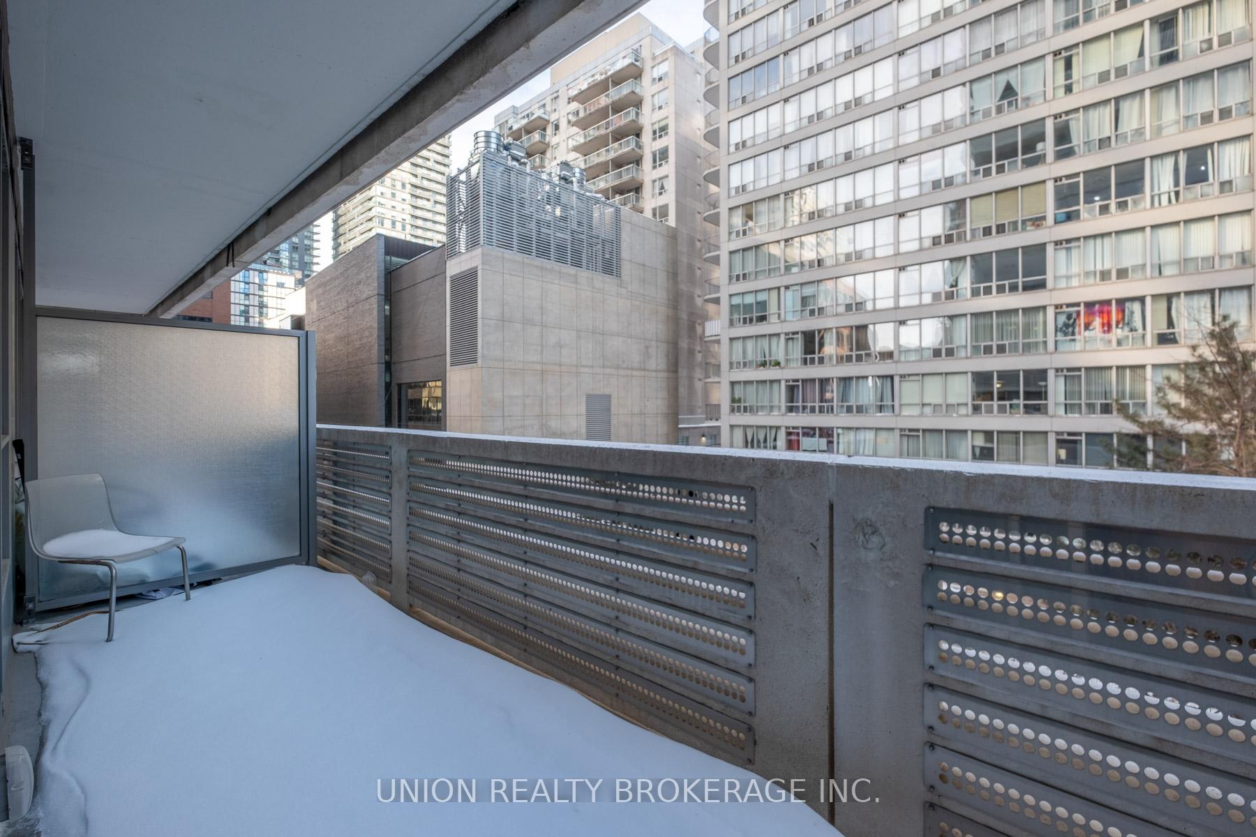 Photo 7 of Unit 303, 2221 Yonge Street, Toronto, Mount Pleasant West — HOMEH