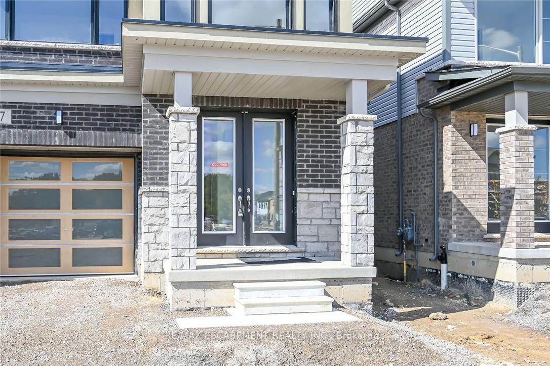 Photo 3 of 377 Provident Way, Hamilton, Rural Glanbrook — HOMEH