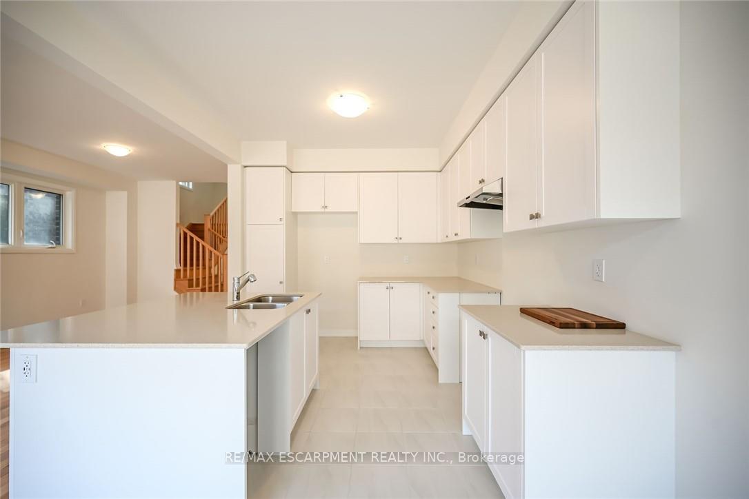 Photo 6 of 377 Provident Way, Hamilton, Rural Glanbrook — HOMEH