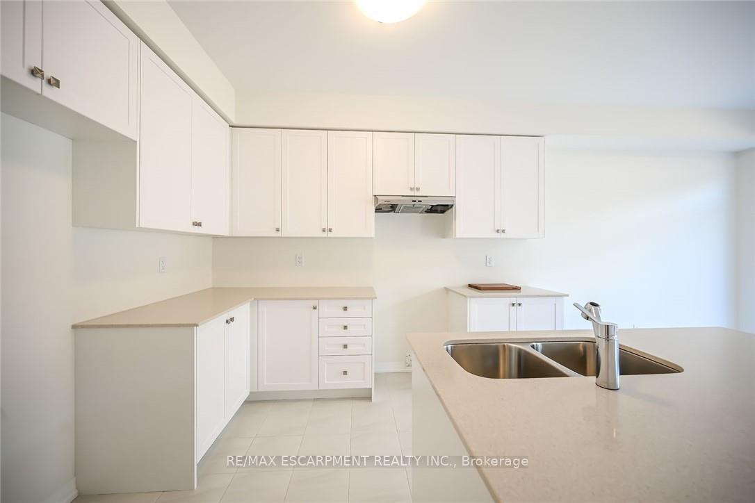 Photo 9 of 377 Provident Way, Hamilton, Rural Glanbrook — HOMEH