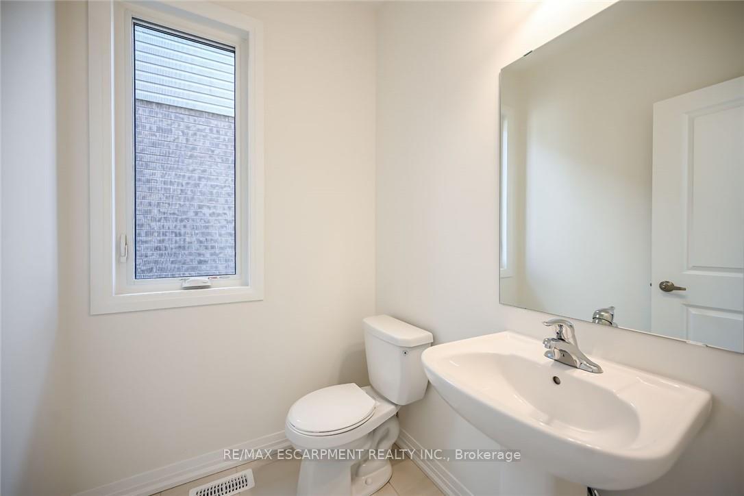 Photo 23 of 377 Provident Way, Hamilton, Rural Glanbrook — HOMEH