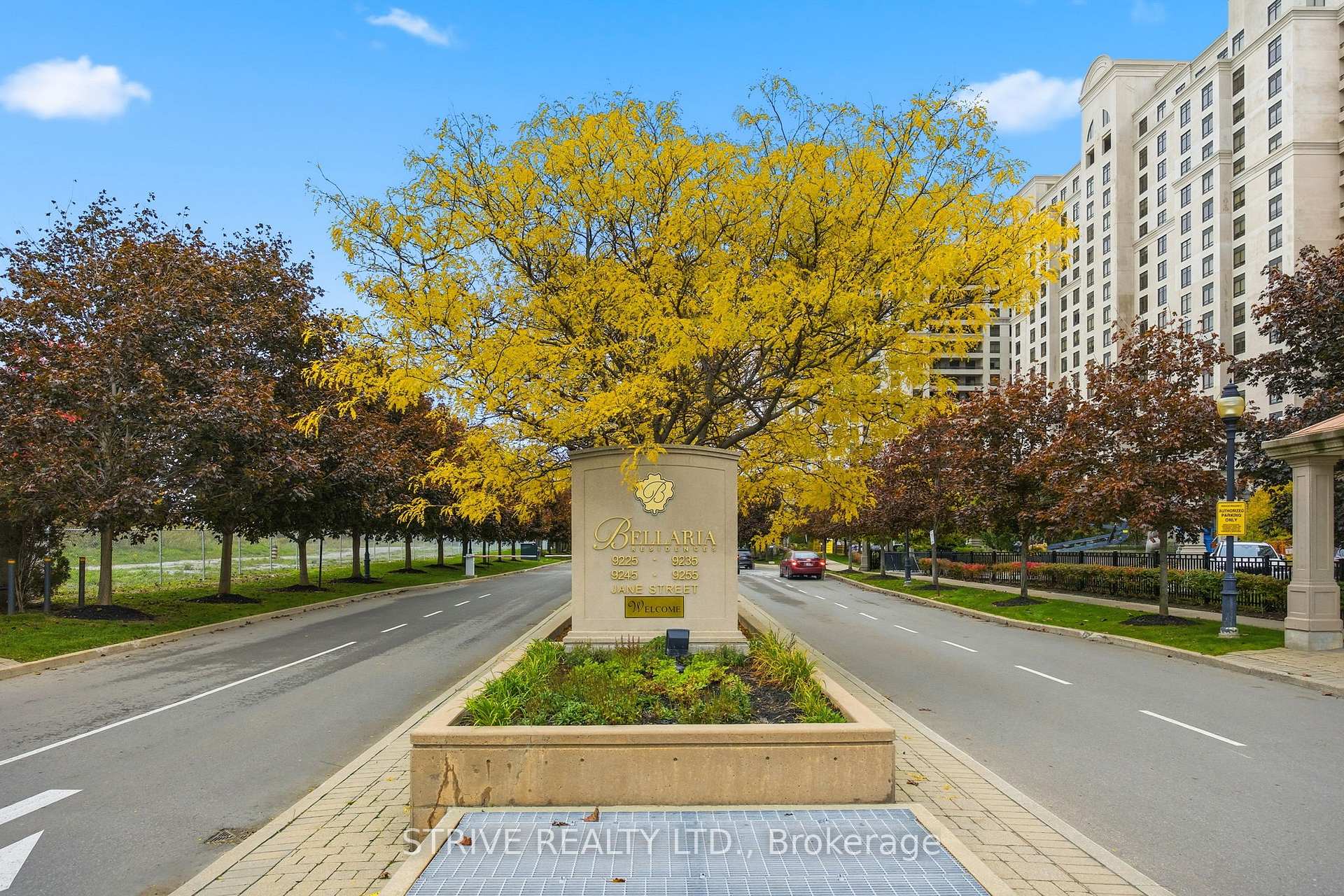 Photo 24 of Unit 417, 9225 Jane Street, Vaughan, Maple — HOMEH