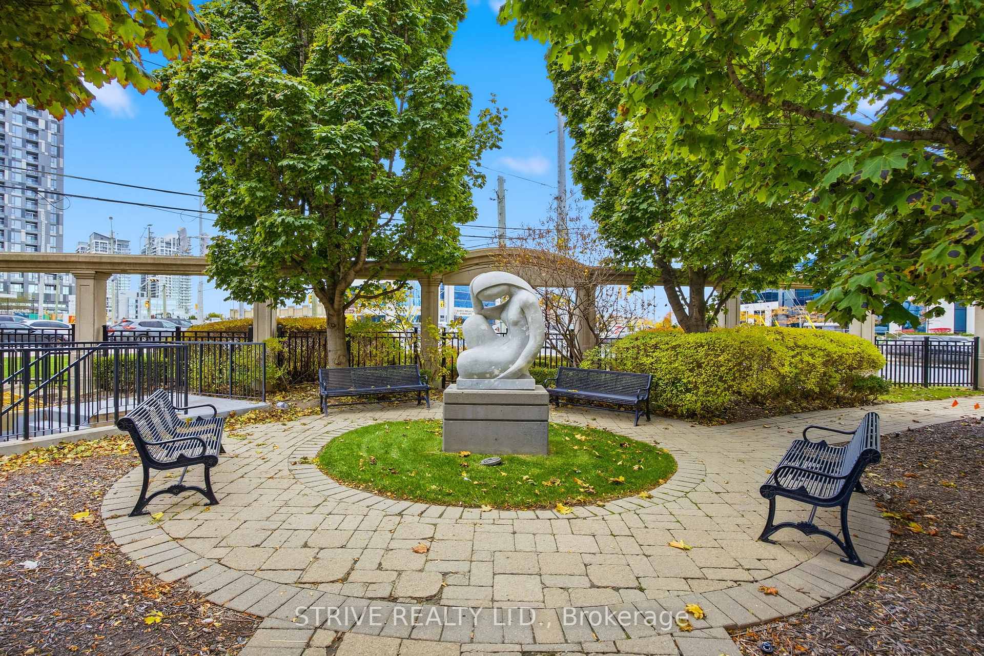 Photo 2 of Unit 417, 9225 Jane Street, Vaughan, Maple — HOMEH