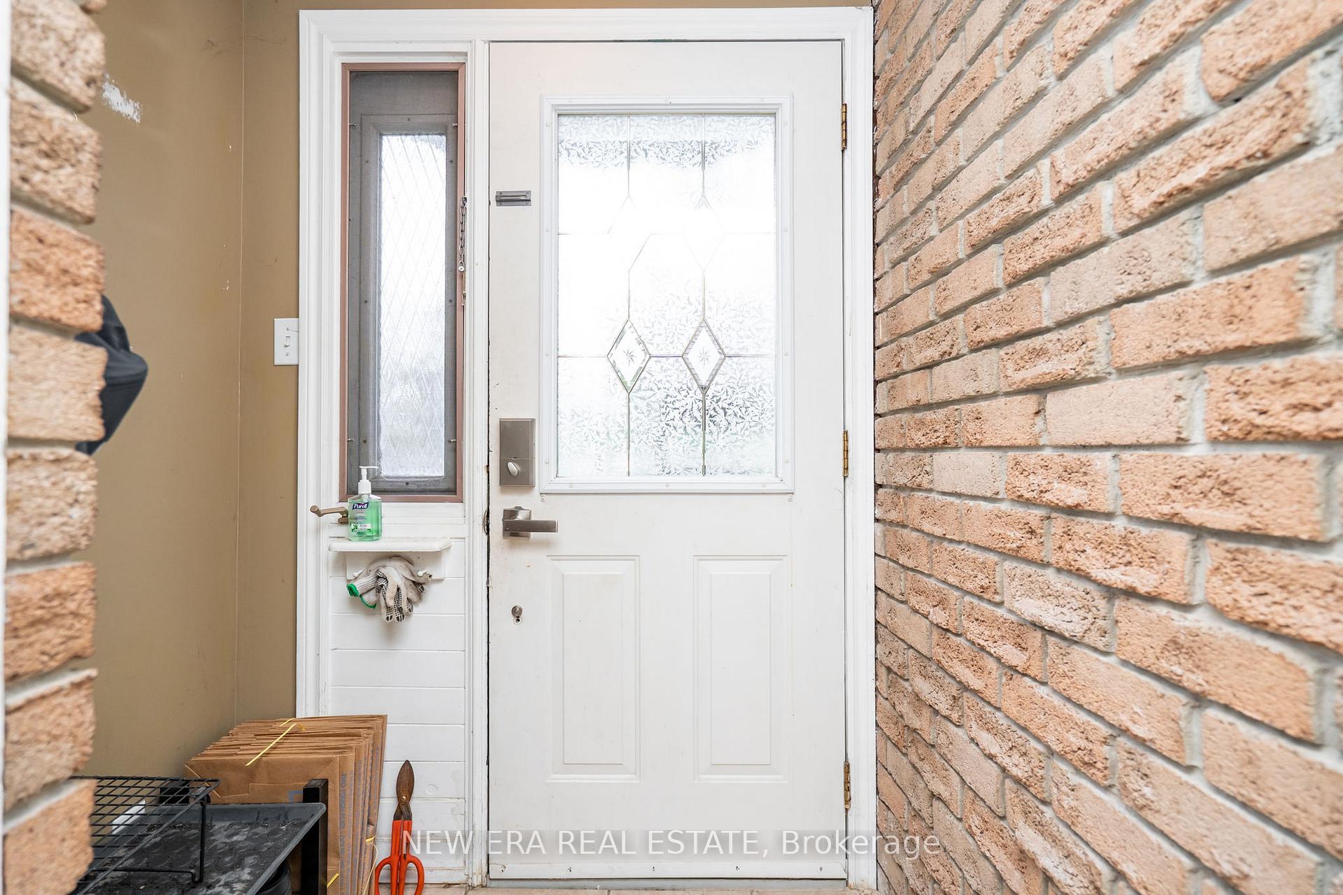 Photo 34 of 34 Lampman Lane, Barrie, Letitia Heights — HOMEH