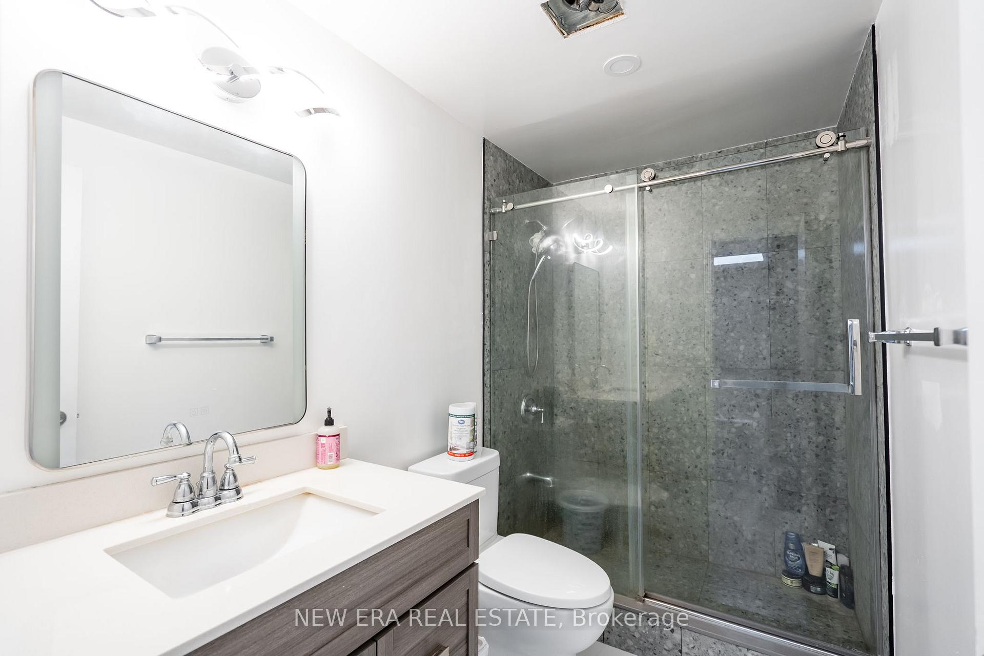 Photo 29 of 34 Lampman Lane, Barrie, Letitia Heights — HOMEH