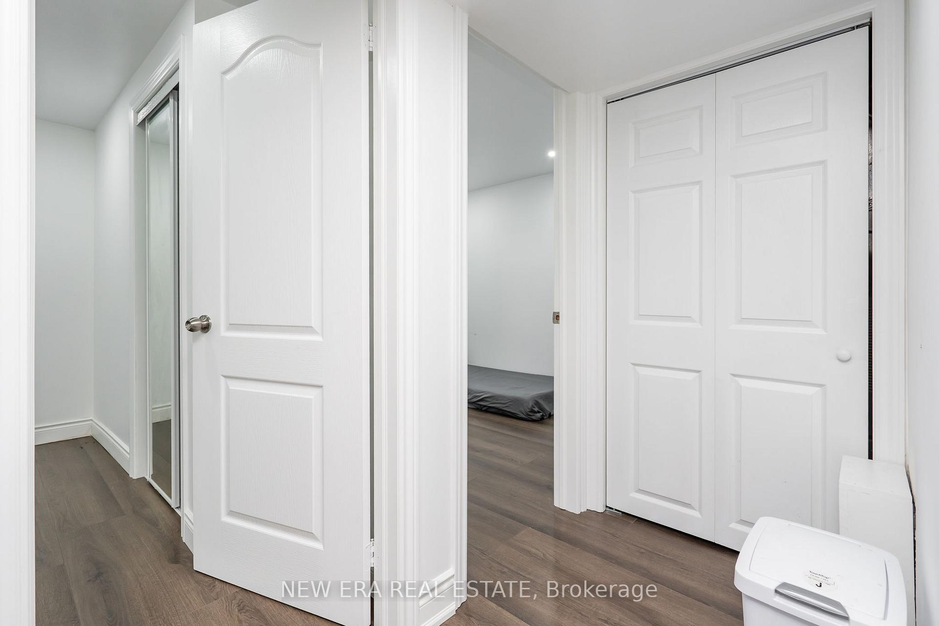 Photo 31 of 34 Lampman Lane, Barrie, Letitia Heights — HOMEH