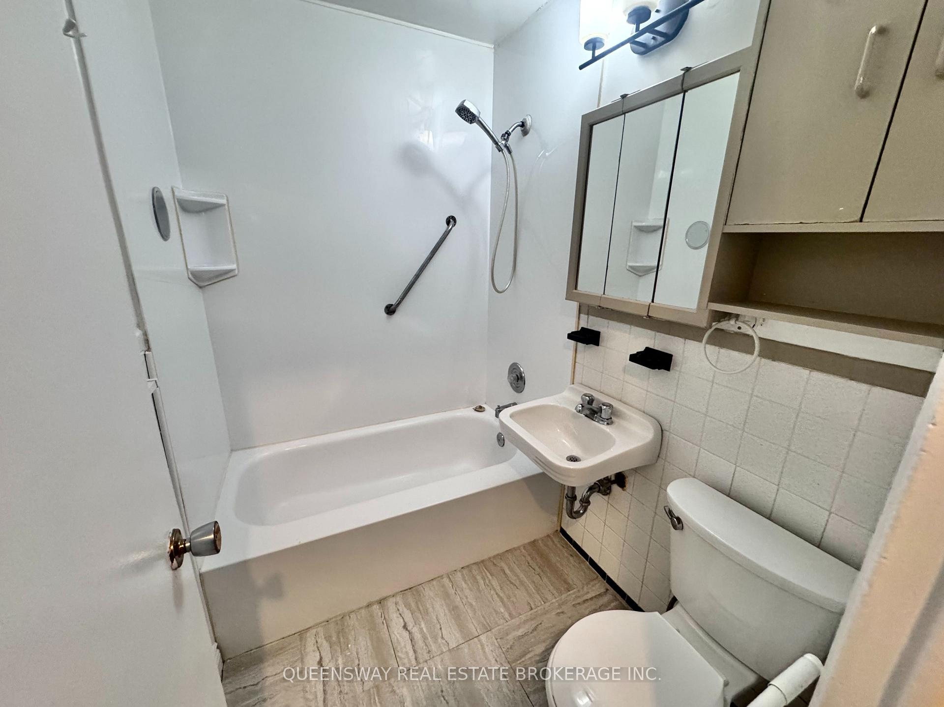 Photo 3 of 3-333 Gibb Street, Oshawa, Vanier — HOMEH