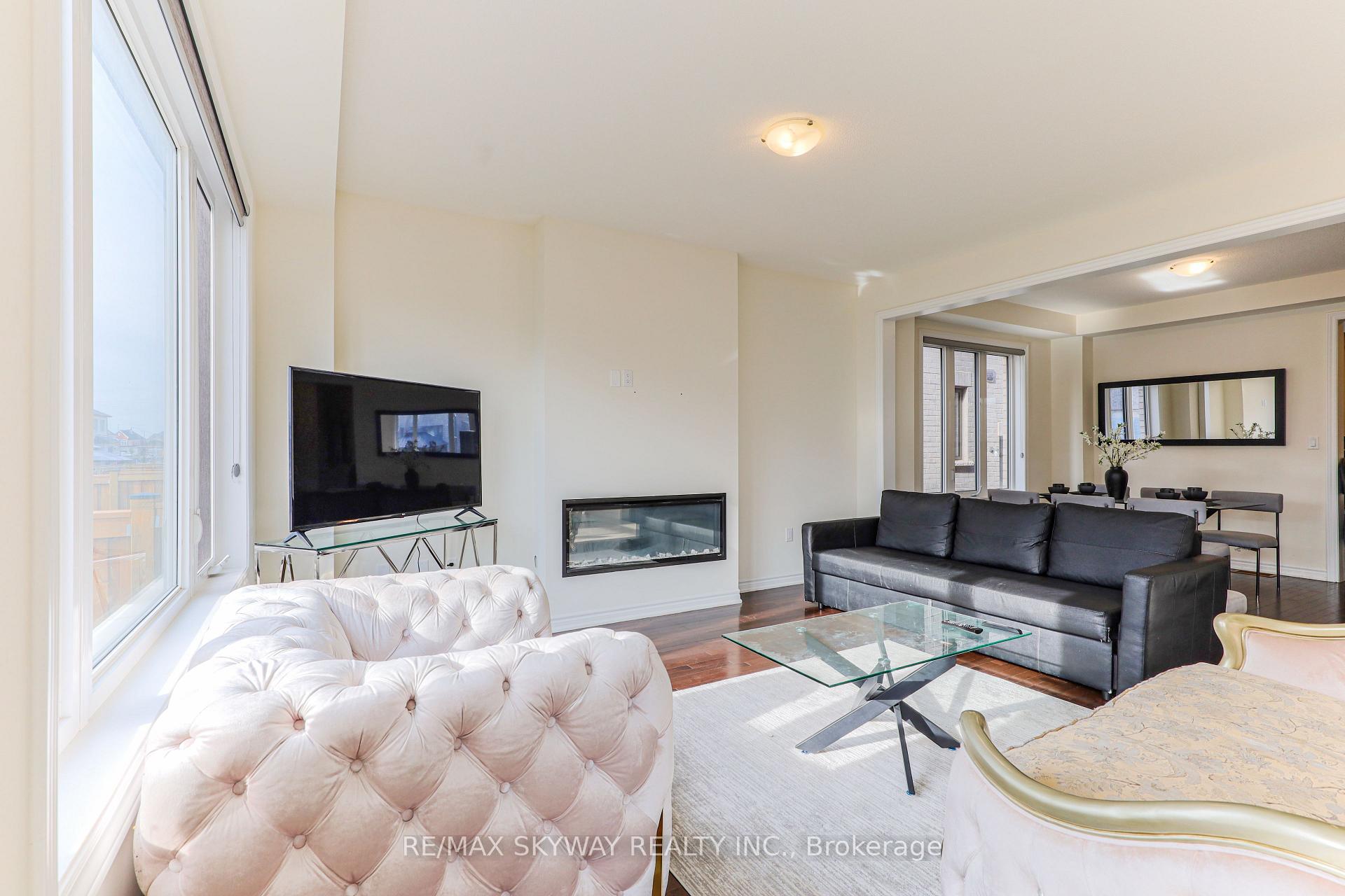 Photo 12 of 379 Valleyway Drive, Brampton, Credit Valley — HOMEH