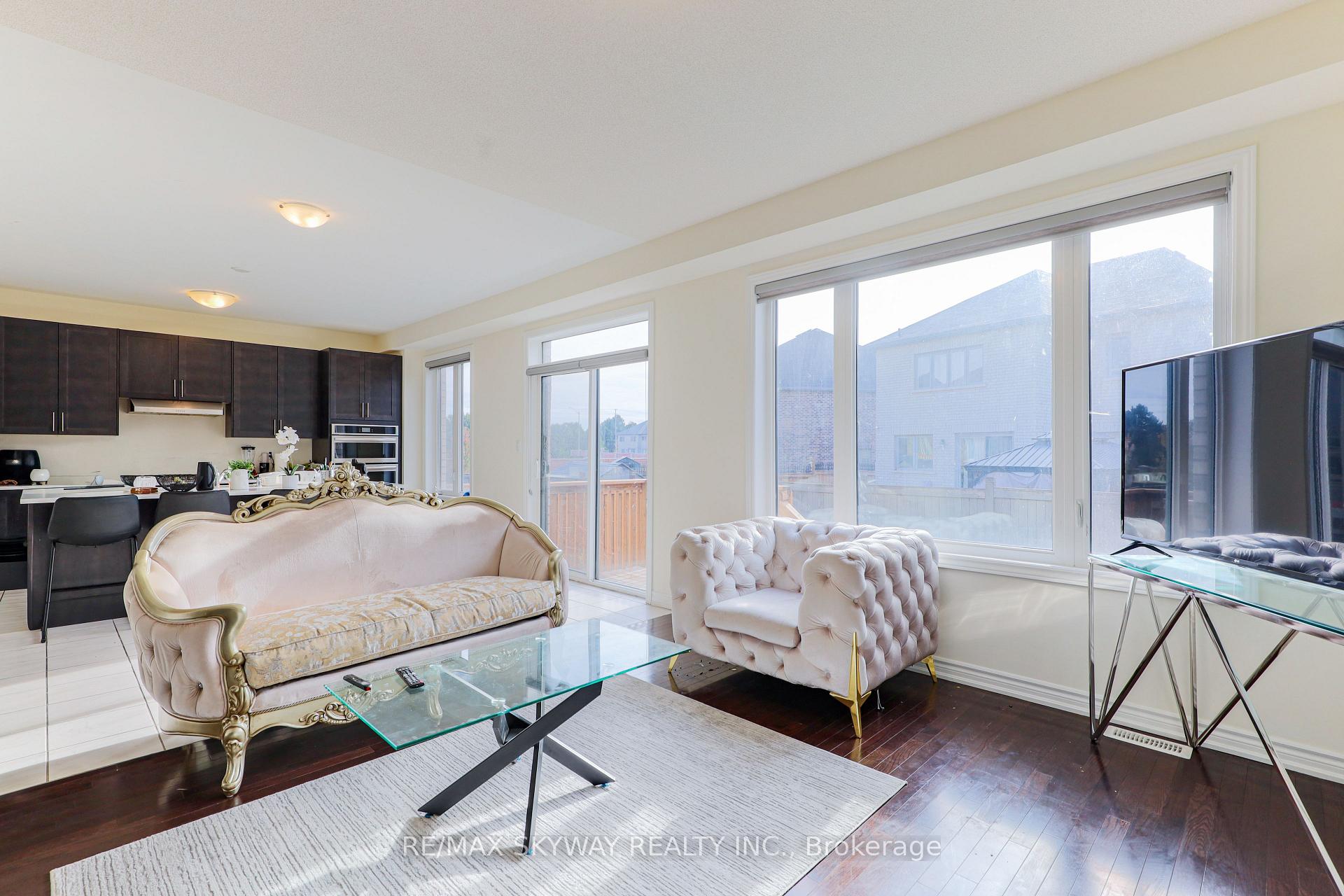 Photo 30 of 379 Valleyway Drive, Brampton, Credit Valley — HOMEH