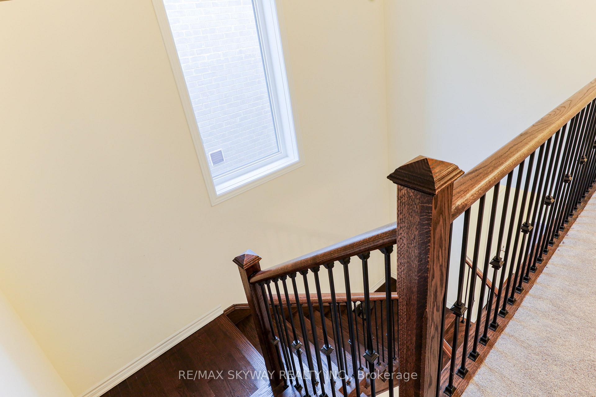 Photo 18 of 379 Valleyway Drive, Brampton, Credit Valley — HOMEH