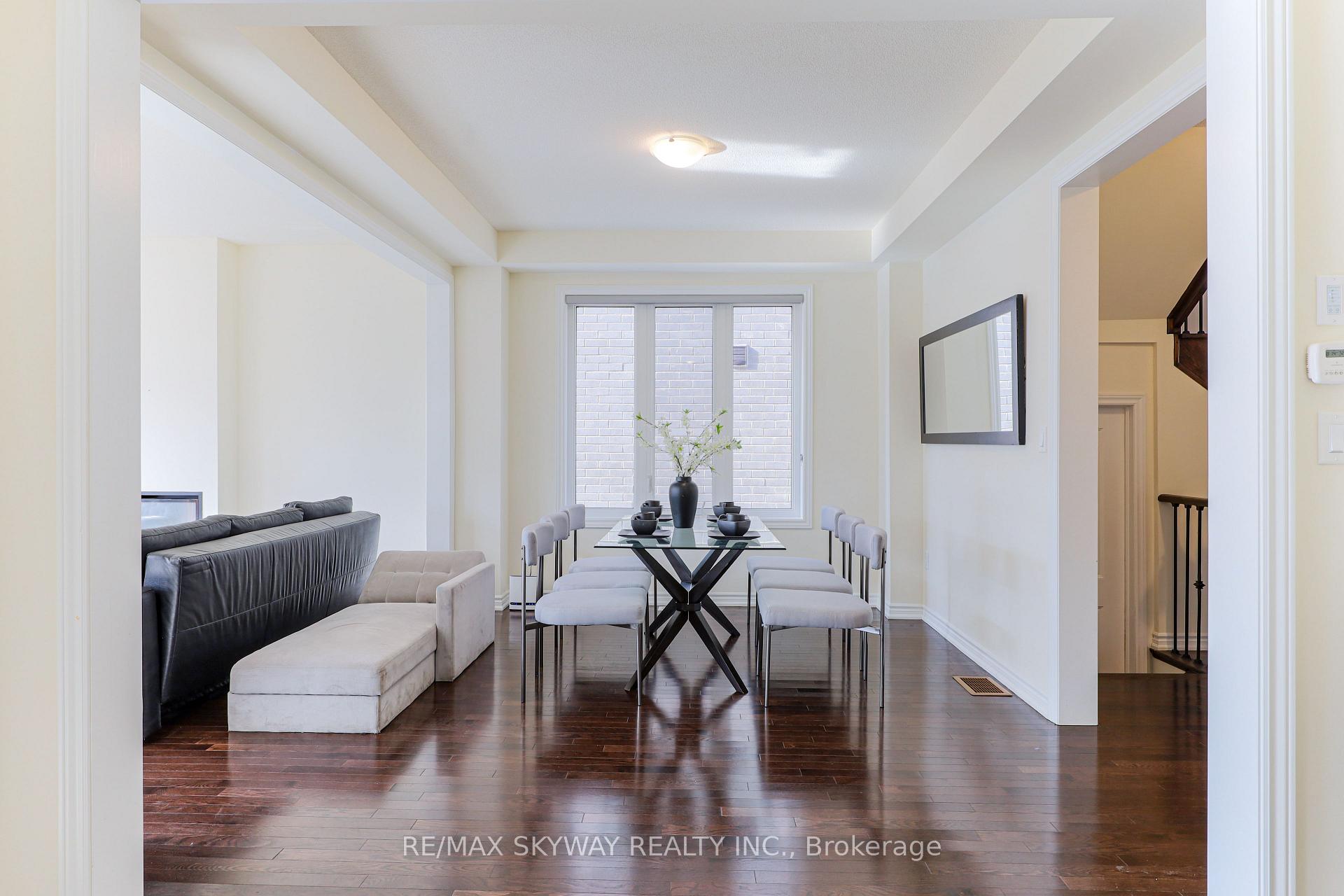Photo 13 of 379 Valleyway Drive, Brampton, Credit Valley — HOMEH