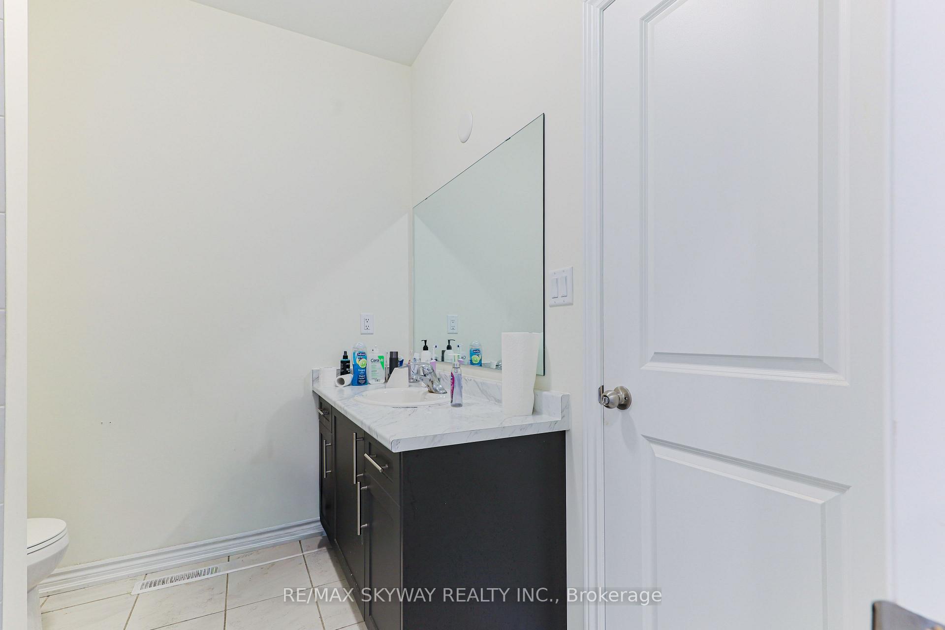 Photo 17 of 379 Valleyway Drive, Brampton, Credit Valley — HOMEH