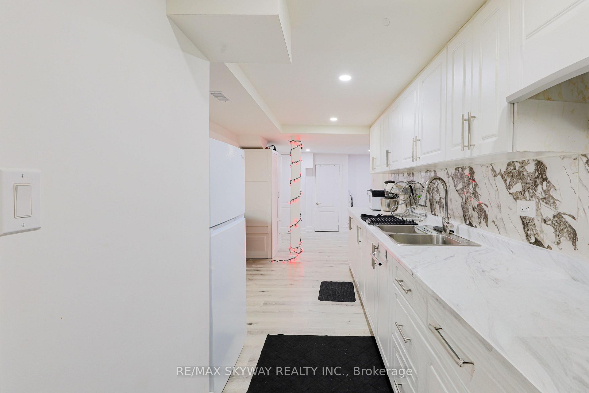 Photo 27 of 379 Valleyway Drive, Brampton, Credit Valley — HOMEH