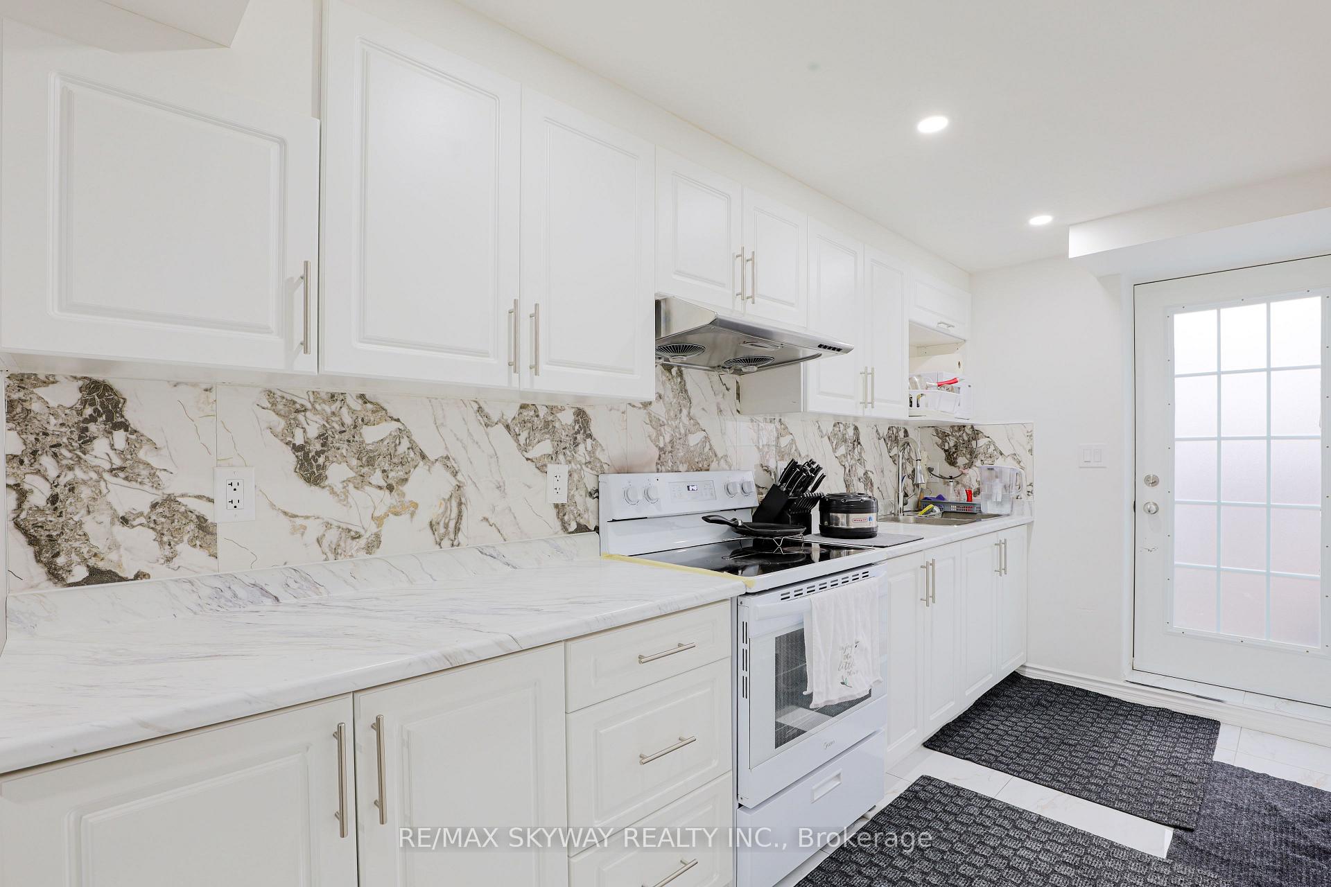 Photo 33 of 379 Valleyway Drive, Brampton, Credit Valley — HOMEH