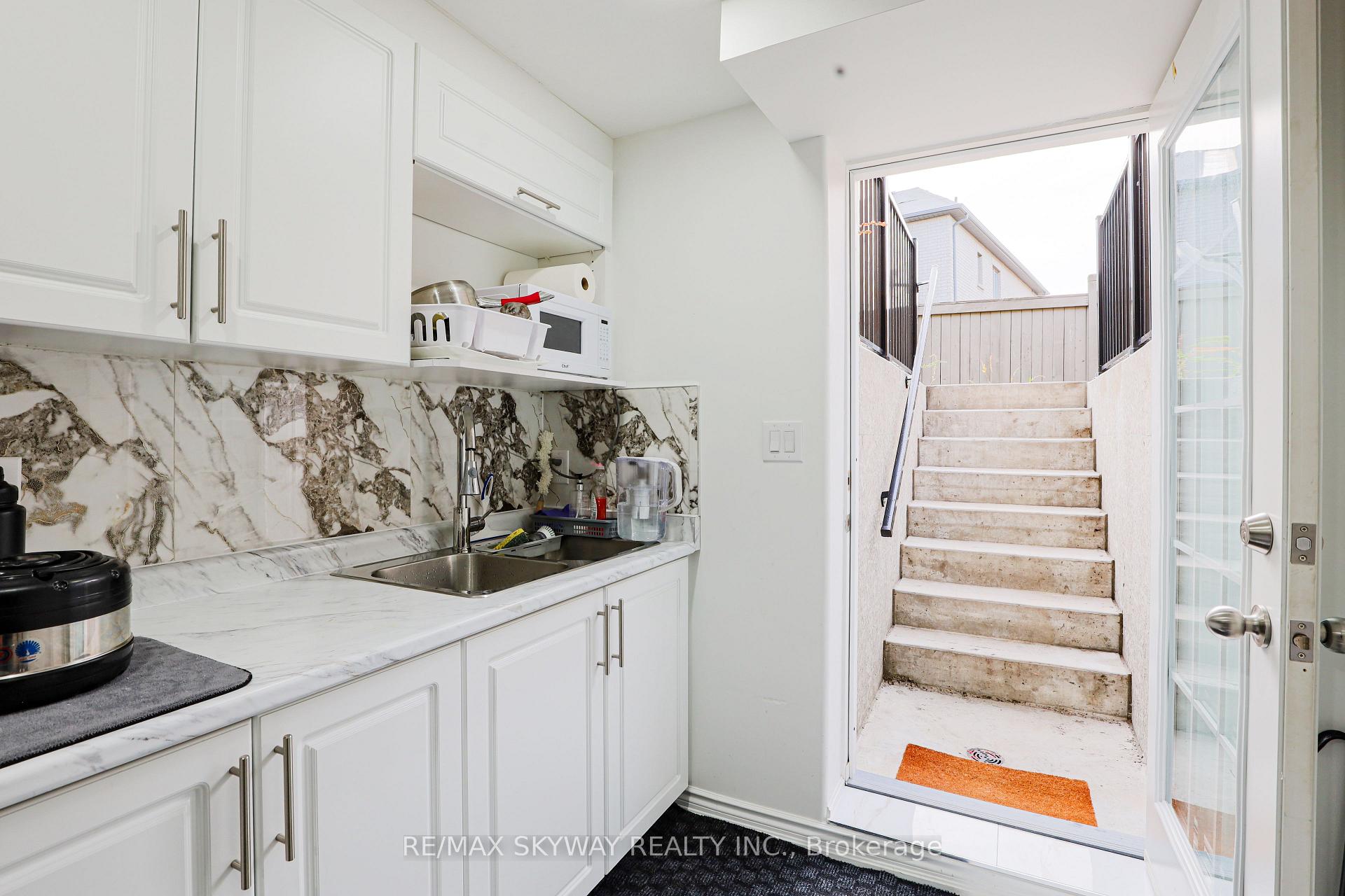 Photo 41 of 379 Valleyway Drive, Brampton, Credit Valley — HOMEH
