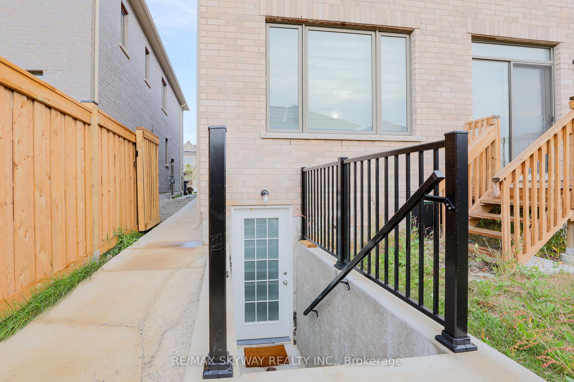 Photo 43 of 379 Valleyway Drive, Brampton, Credit Valley — HOMEH