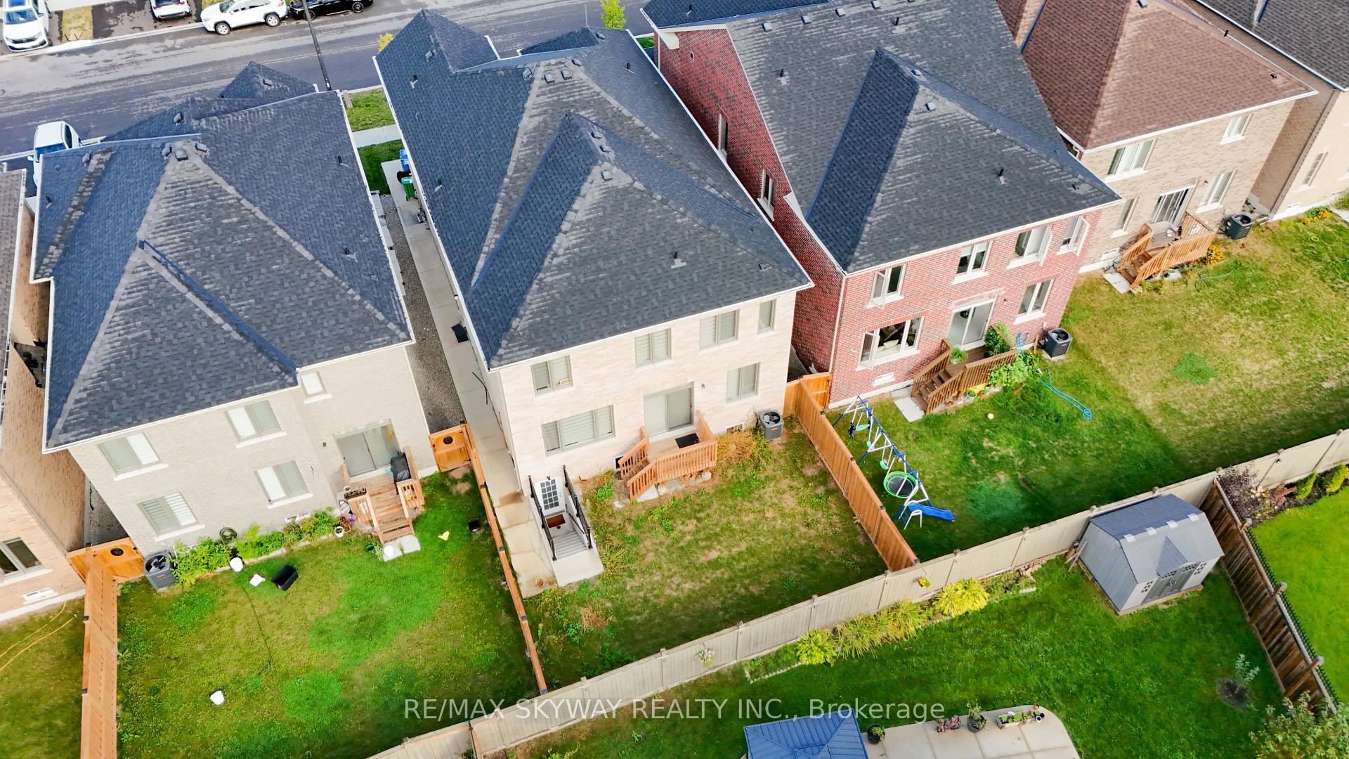 Photo 46 of 379 Valleyway Drive, Brampton, Credit Valley — HOMEH