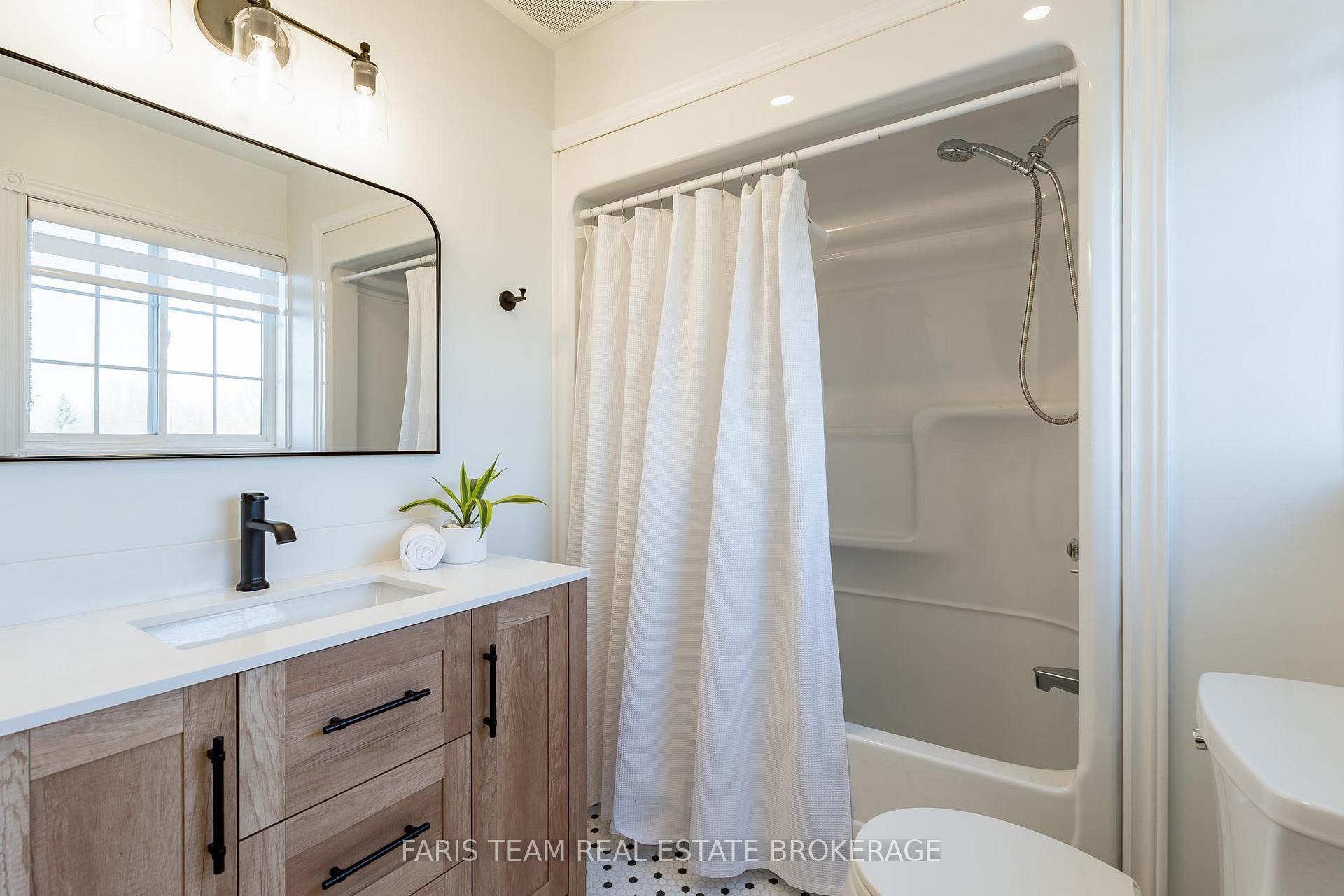 Photo 26 of 2040 Lea Road, Innisfil, Alcona — HOMEH