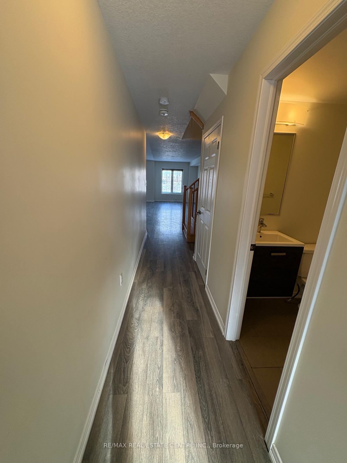 Photo 8 of 122 Golden Spring Drive, Brampton, Fletcher's Meadow — HOMEH