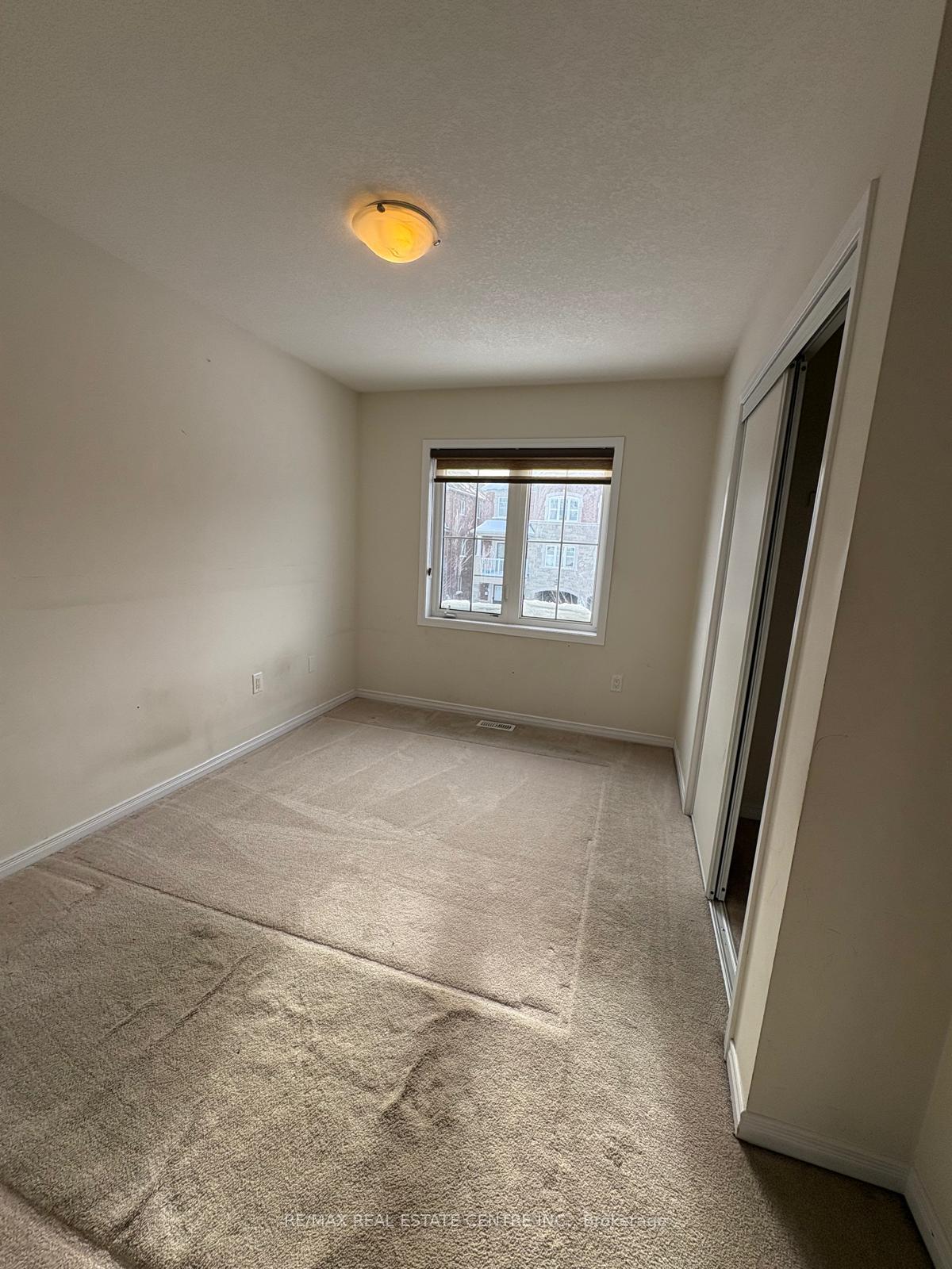 Photo 13 of 122 Golden Spring Drive, Brampton, Fletcher's Meadow — HOMEH
