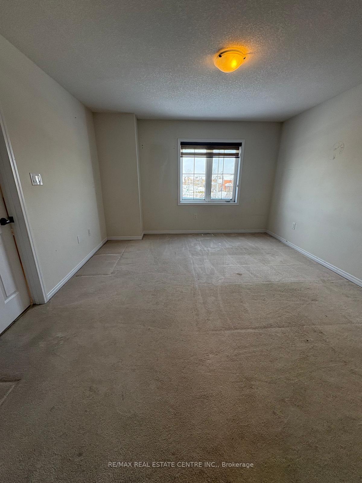 Photo 27 of 122 Golden Spring Drive, Brampton, Fletcher's Meadow — HOMEH
