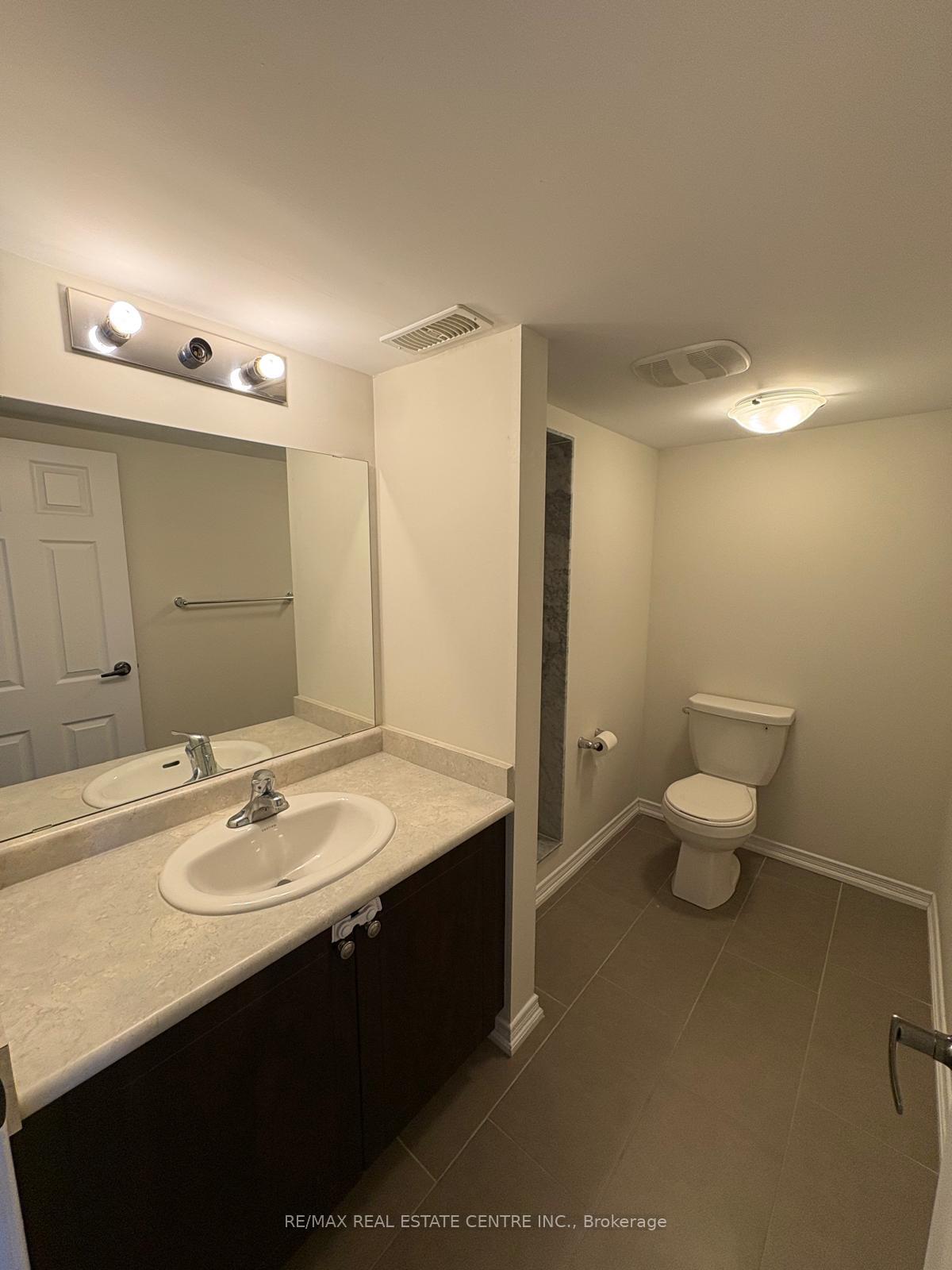 Photo 23 of 122 Golden Spring Drive, Brampton, Fletcher's Meadow — HOMEH