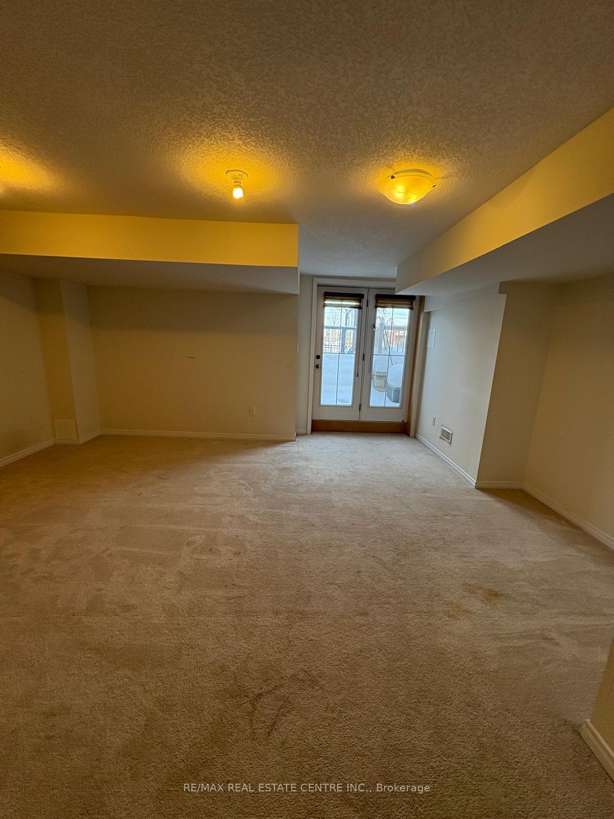 Photo 25 of 122 Golden Spring Drive, Brampton, Fletcher's Meadow — HOMEH