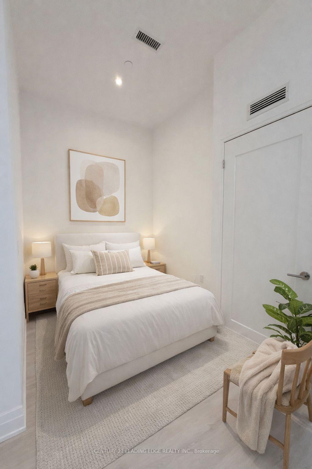 Photo 2 of Unit 501, 65 Broadway Avenue, Toronto, Mount Pleasant West — HOMEH