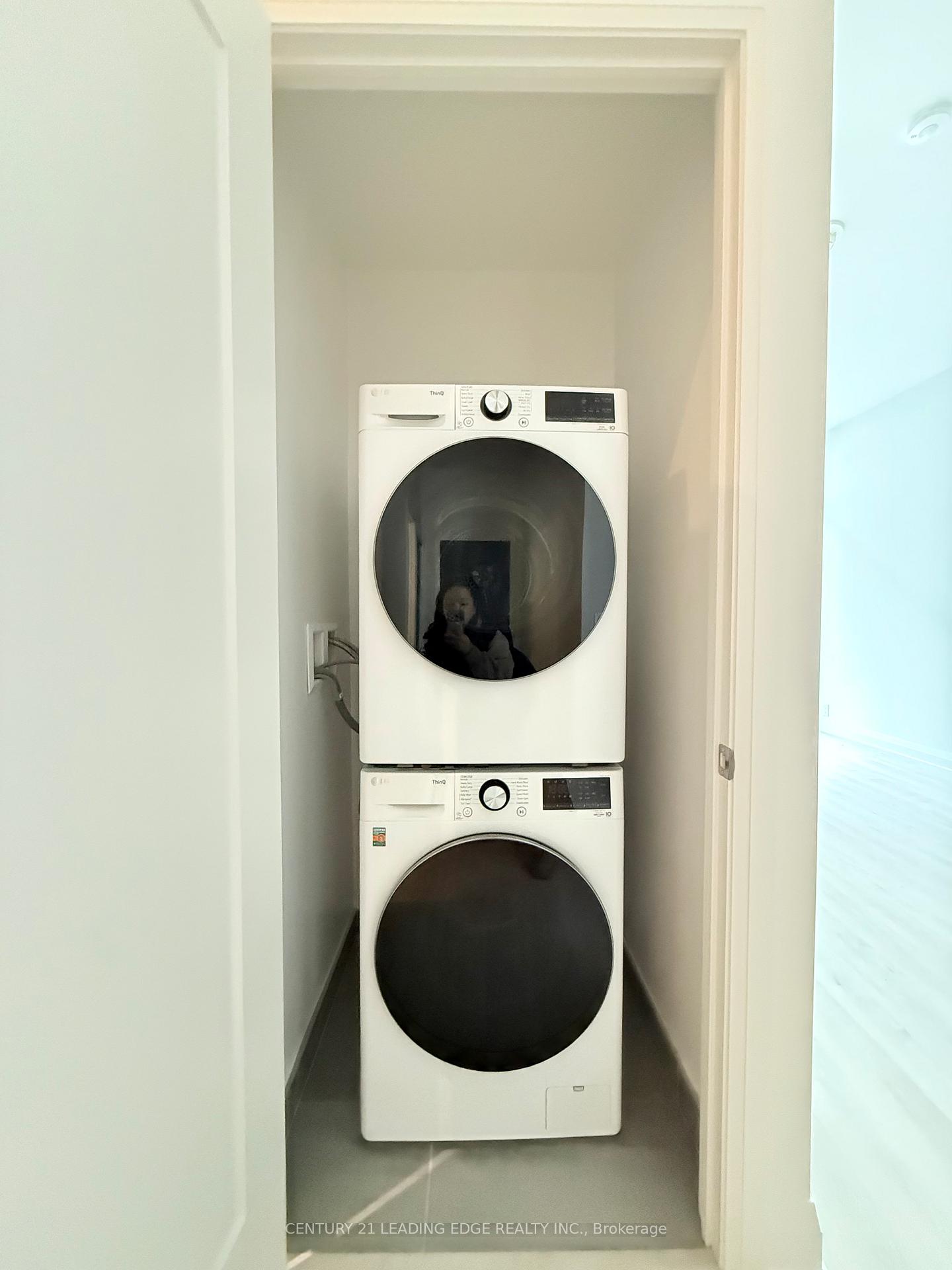 Photo 5 of Unit 501, 65 Broadway Avenue, Toronto, Mount Pleasant West — HOMEH