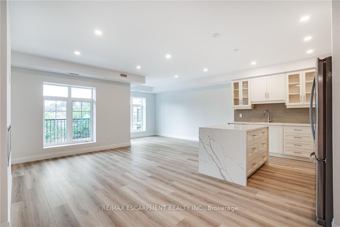 Photo 11 of Unit 307, 153 Wilson Street W, Hamilton, Ancaster — HOMEH