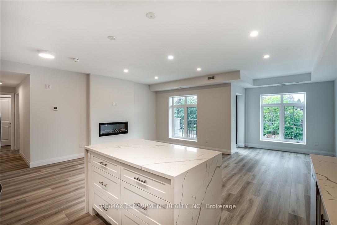 Photo 14 of Unit 307, 153 Wilson Street W, Hamilton, Ancaster — HOMEH