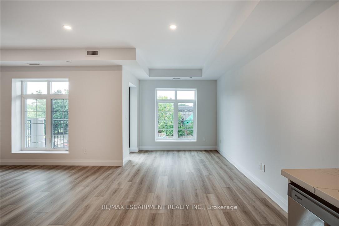 Photo 19 of Unit 307, 153 Wilson Street W, Hamilton, Ancaster — HOMEH