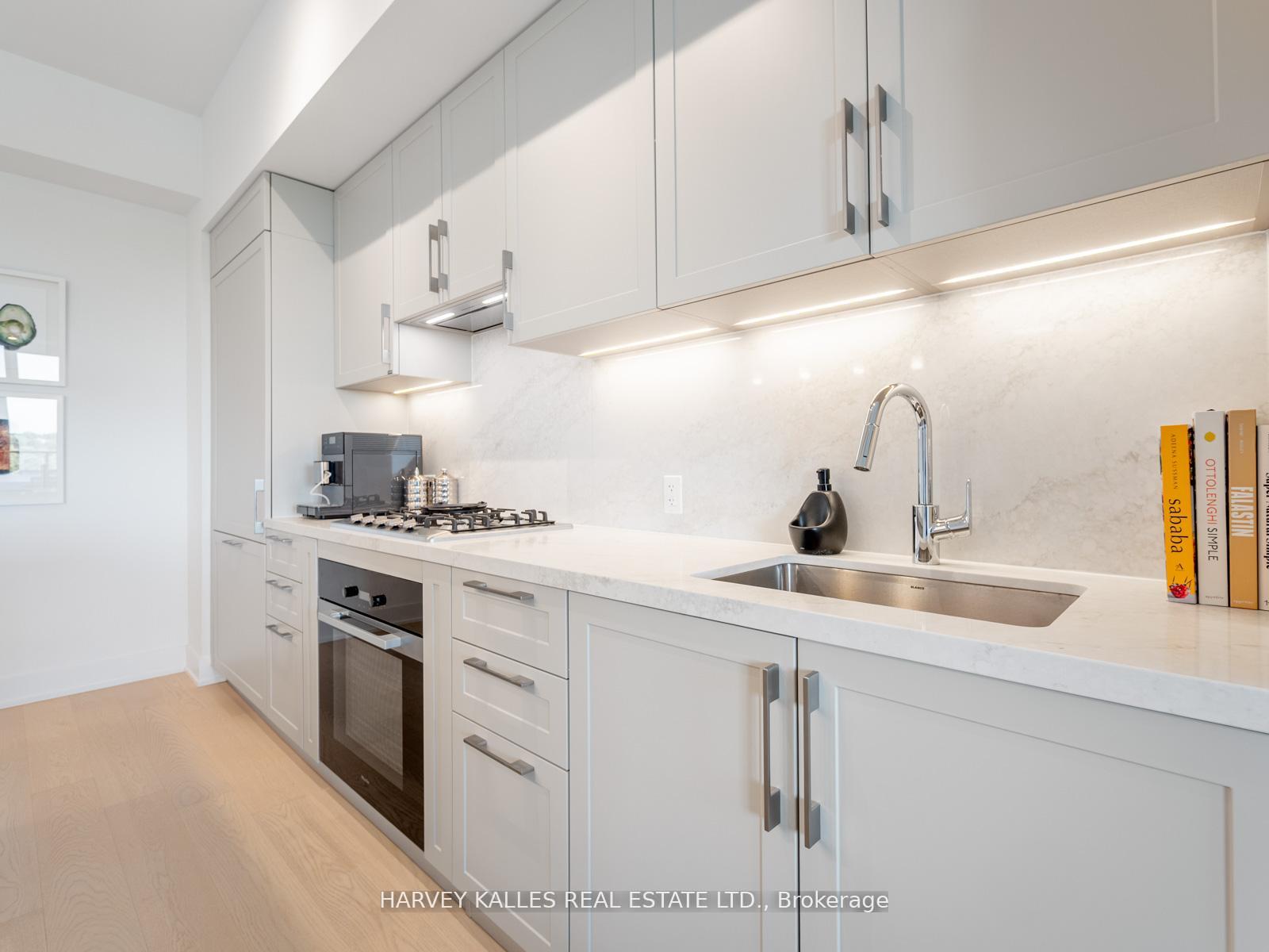 Photo 15 of Unit 1003, 8 Manor Road W, Toronto, Yonge-Eglinton — HOMEH