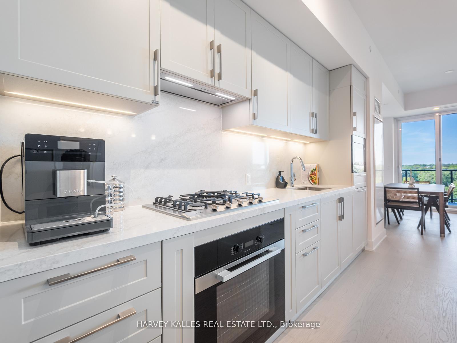 Photo 8 of Unit 1003, 8 Manor Road W, Toronto, Yonge-Eglinton — HOMEH