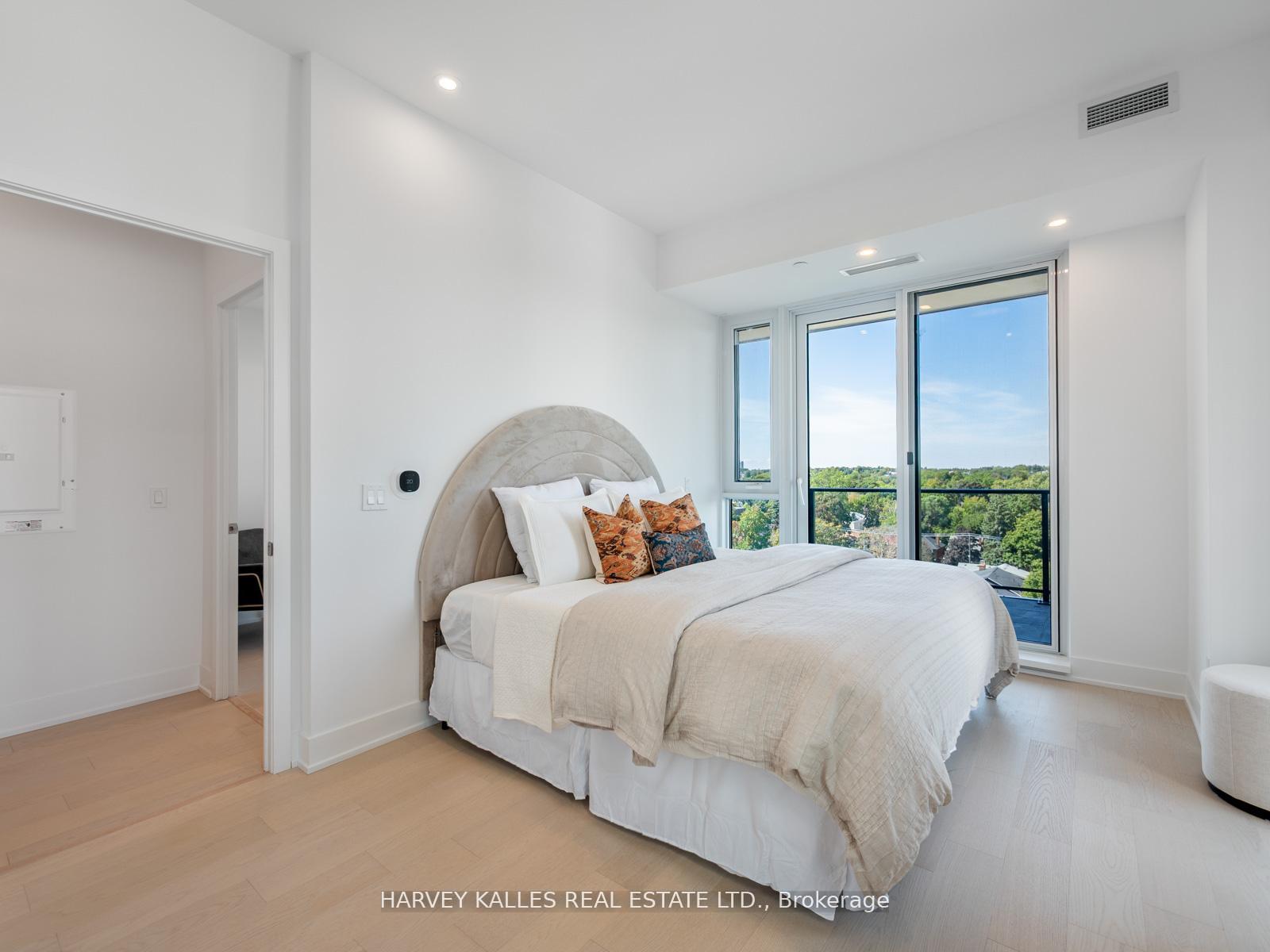 Photo 19 of Unit 1003, 8 Manor Road W, Toronto, Yonge-Eglinton — HOMEH