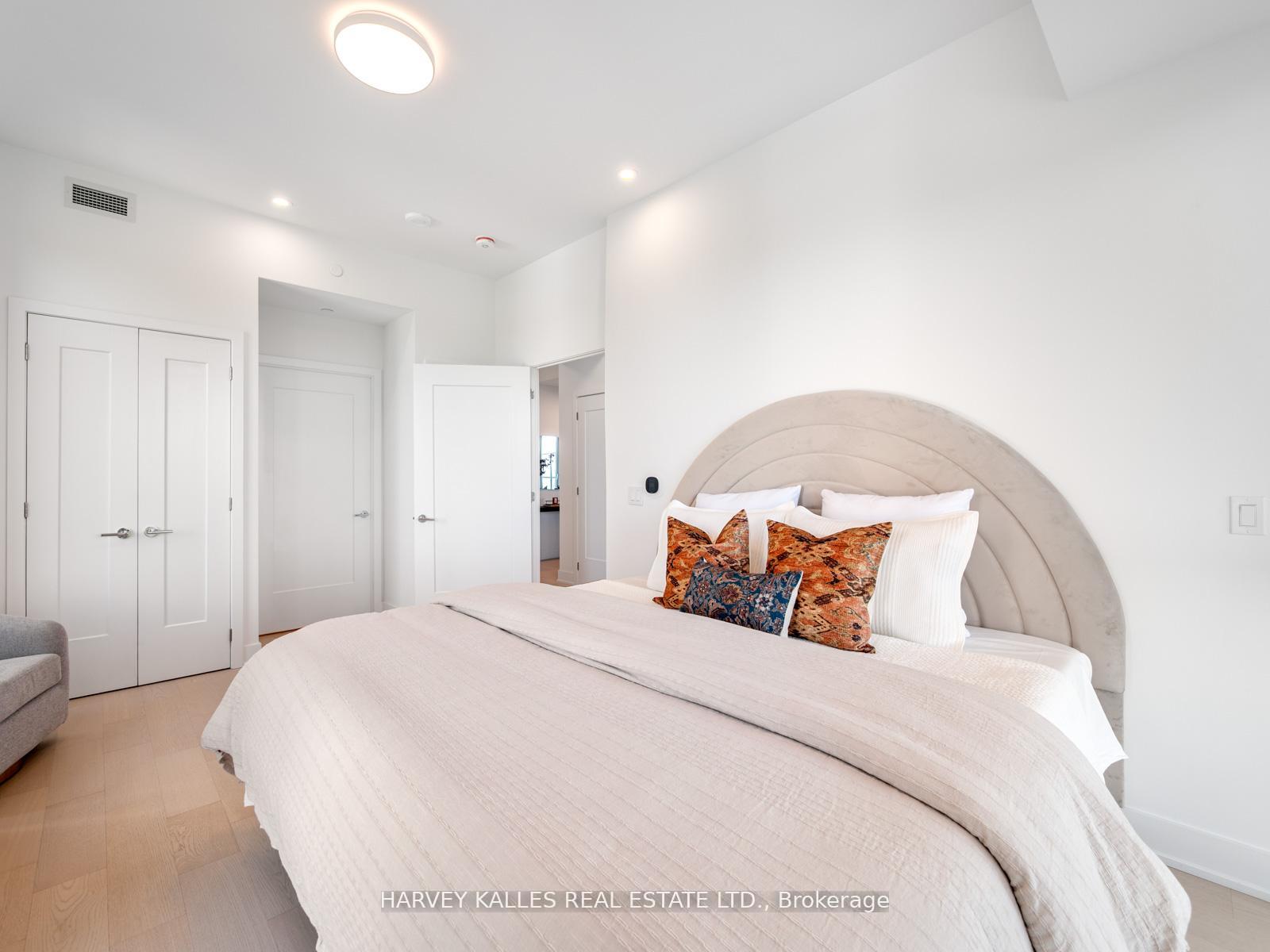 Photo 30 of Unit 1003, 8 Manor Road W, Toronto, Yonge-Eglinton — HOMEH