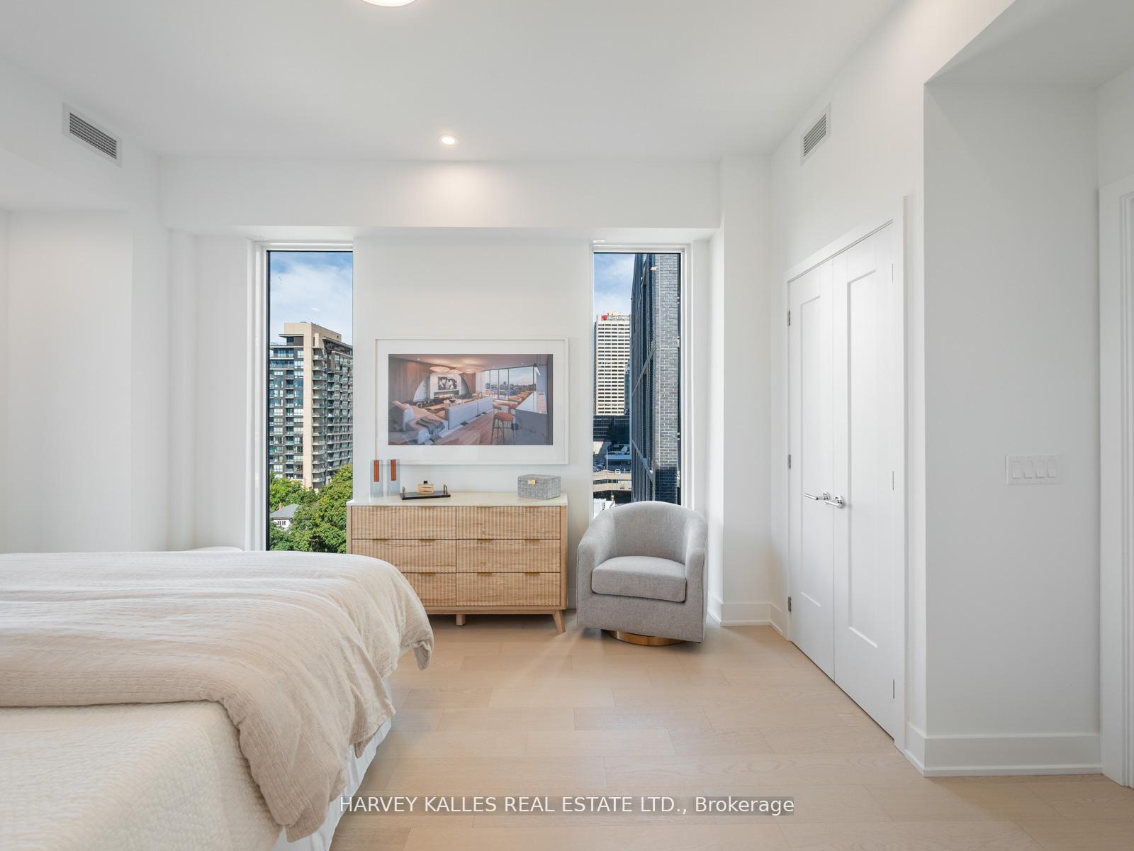 Photo 17 of Unit 1003, 8 Manor Road W, Toronto, Yonge-Eglinton — HOMEH