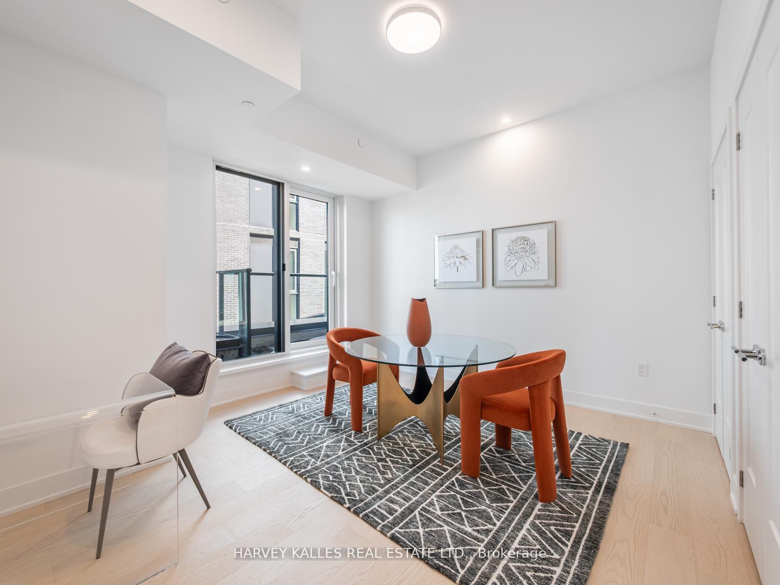 Photo 10 of Unit 1003, 8 Manor Road W, Toronto, Yonge-Eglinton — HOMEH