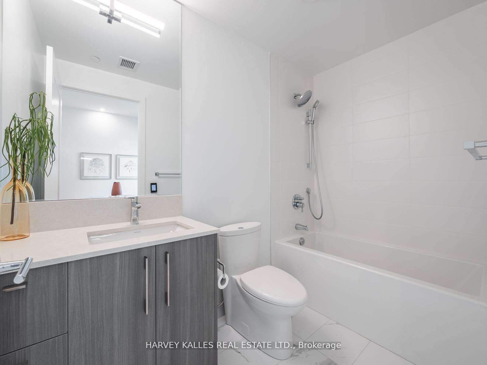 Photo 33 of Unit 1003, 8 Manor Road W, Toronto, Yonge-Eglinton — HOMEH