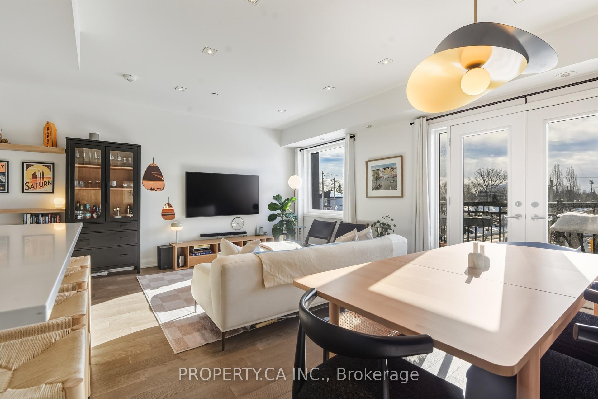 Photo 2 of Unit Th3, 100 Coxwell Avenue, Toronto, Greenwood-Coxwell — HOMEH