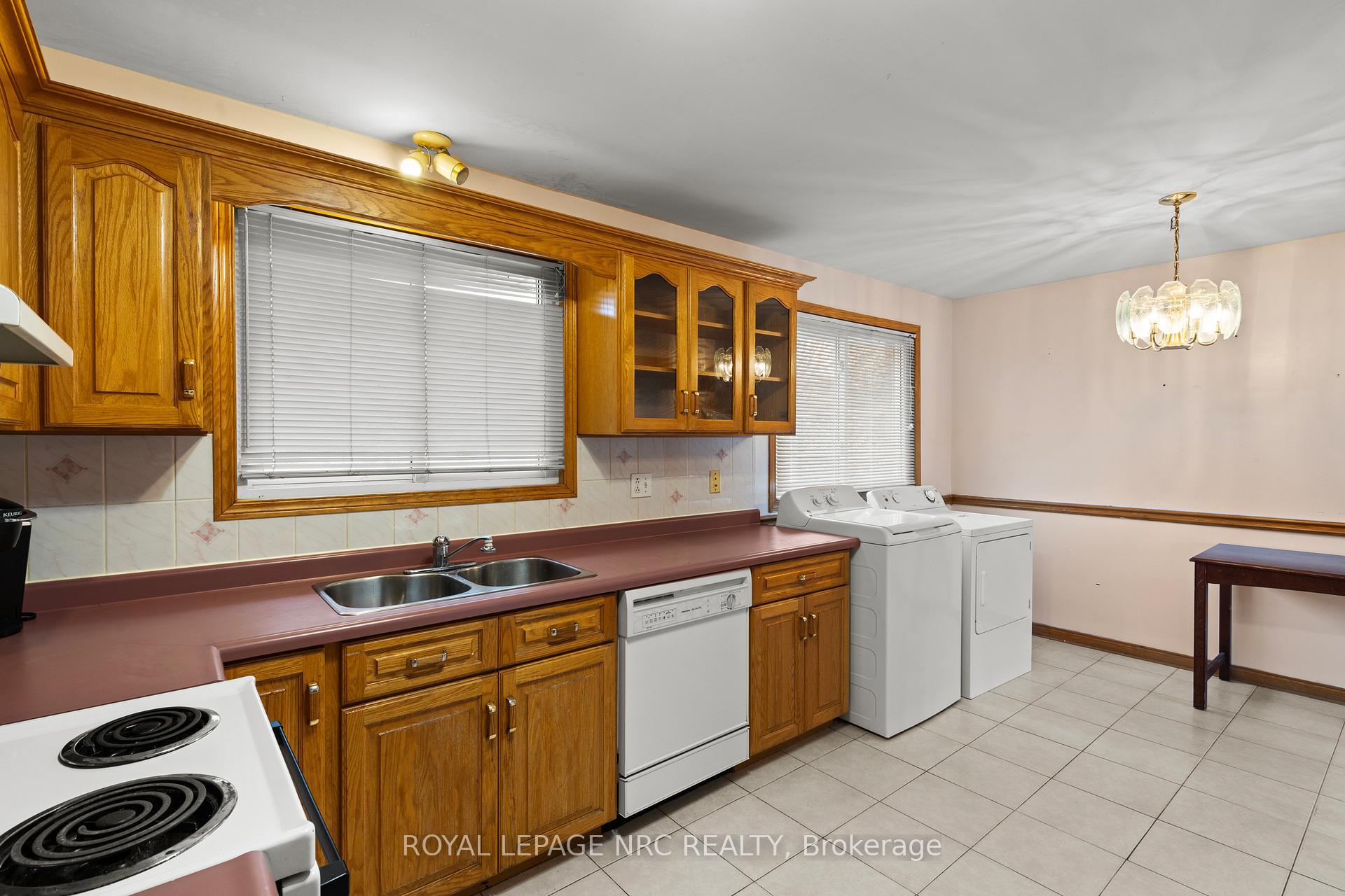 Photo 10 of Unit Main Floor, 16 Vanier Drive, Welland, Lincoln/Crowland — HOMEH