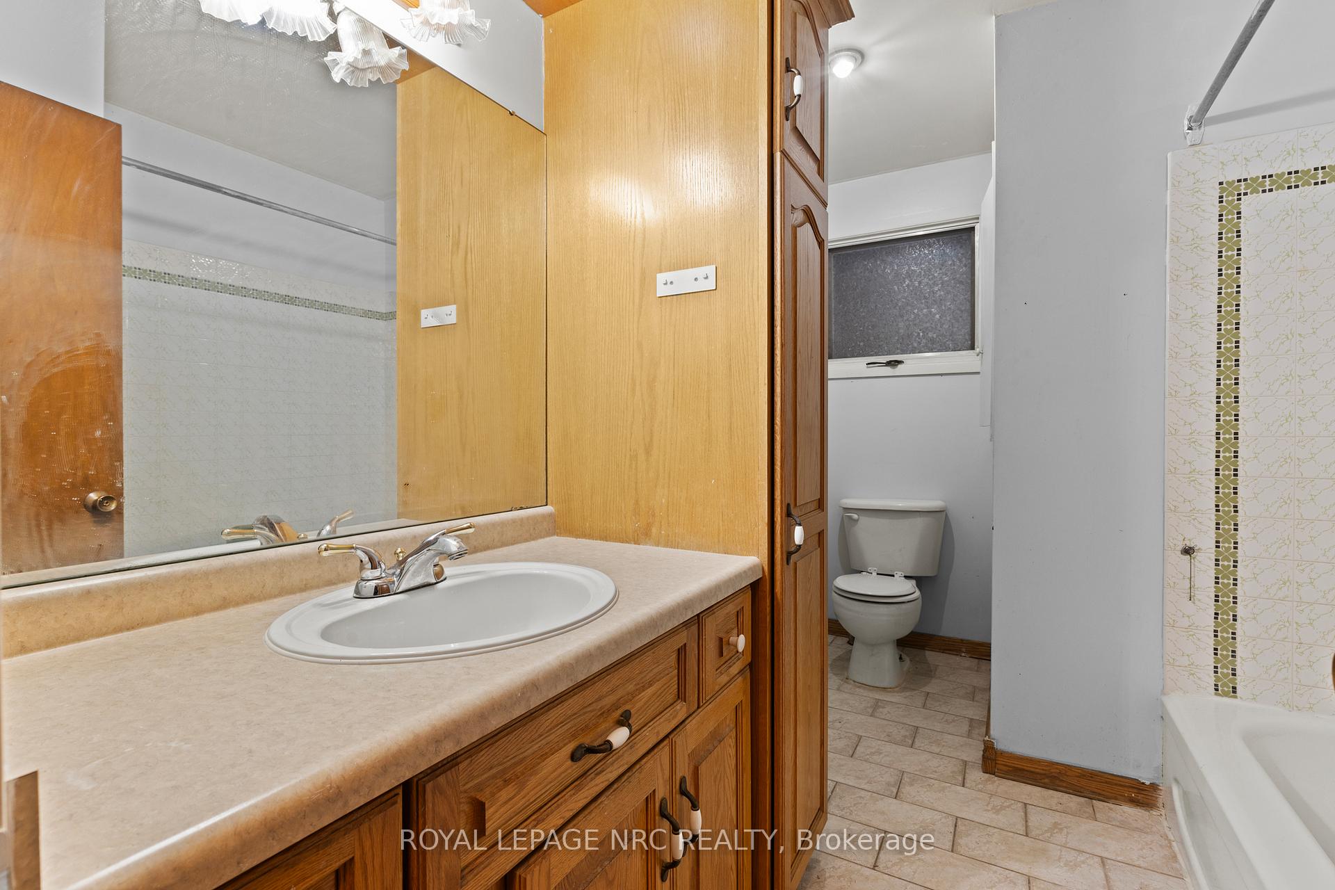 Photo 13 of Unit Main Floor, 16 Vanier Drive, Welland, Lincoln/Crowland — HOMEH