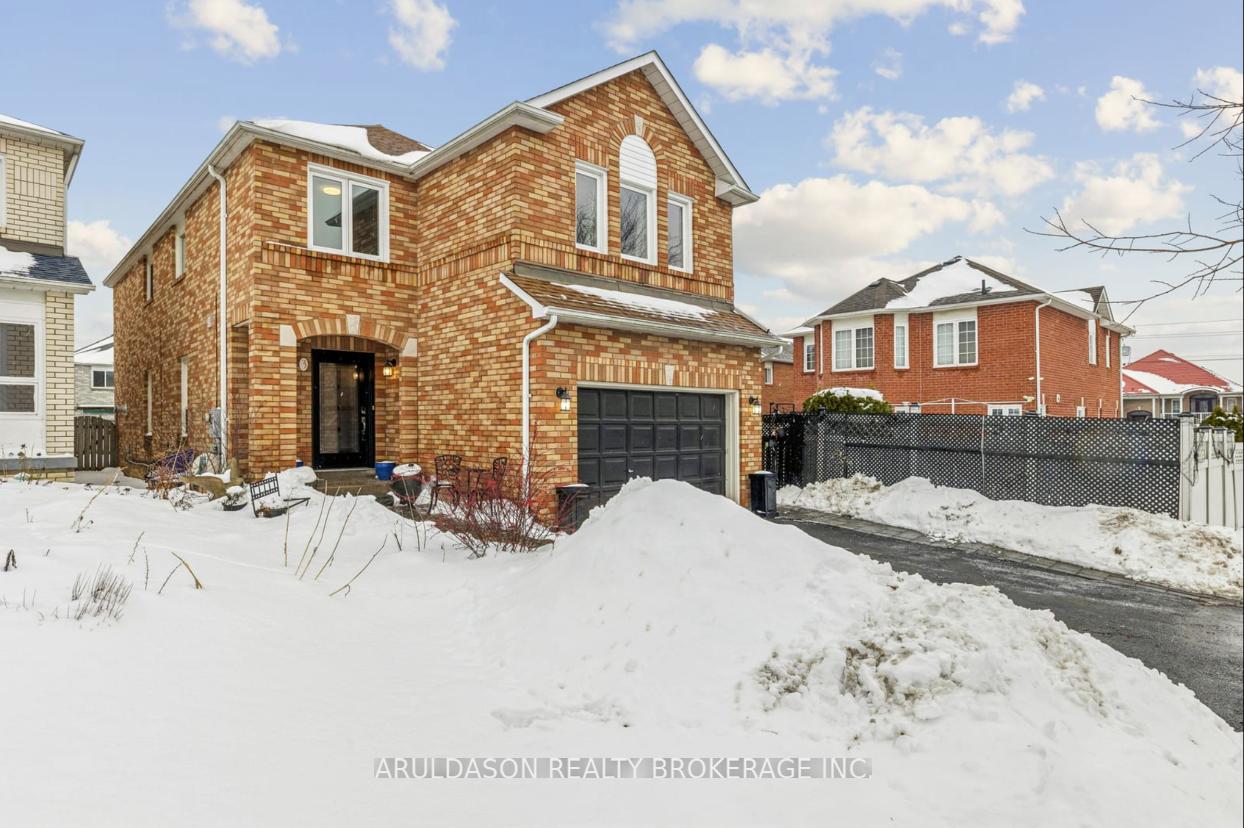 Photo 14 of 3 Booth Crescent, Ajax, Central — HOMEH