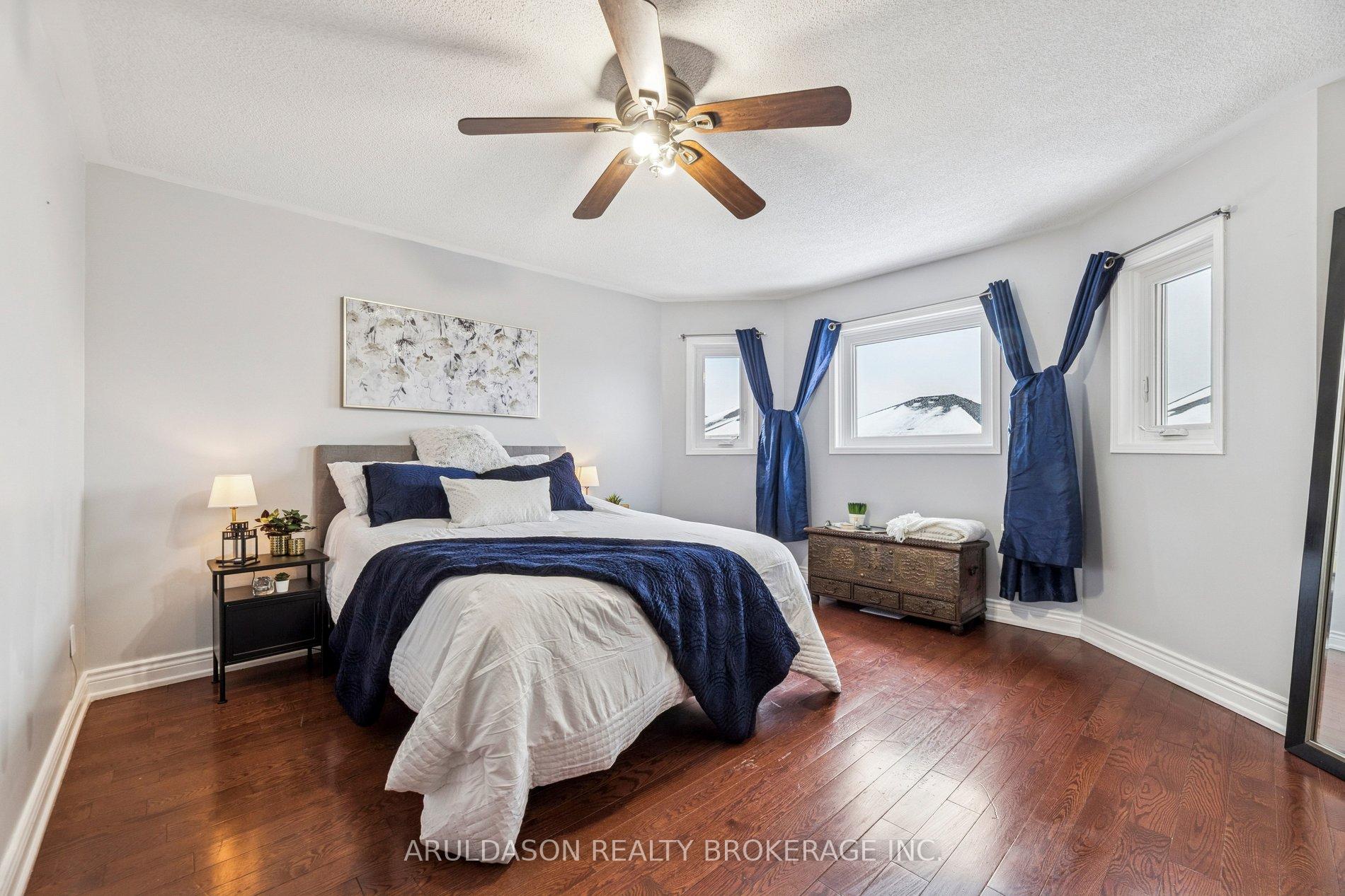 Photo 7 of 3 Booth Crescent, Ajax, Central — HOMEH