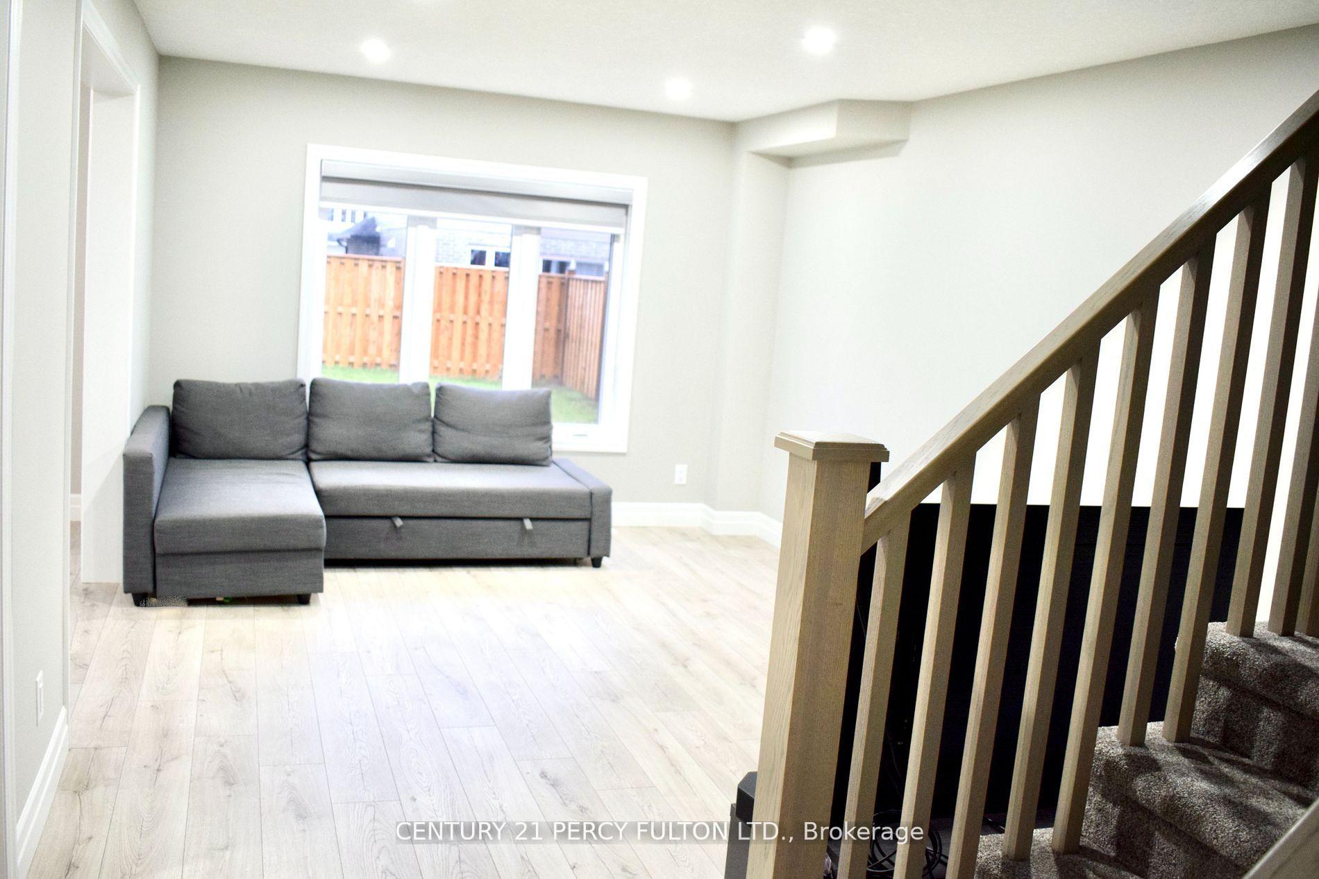 Photo 12 of 36 Robertson Drive, Stratford — HOMEH
