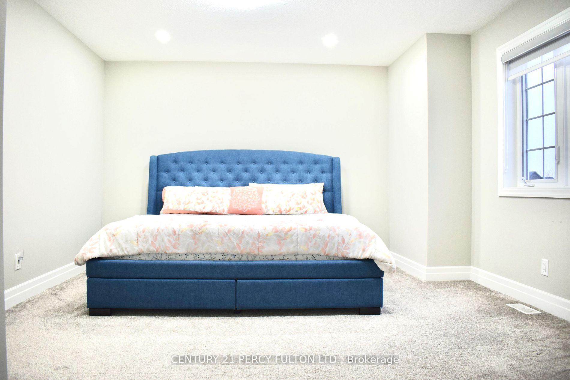 Photo 9 of 36 Robertson Drive, Stratford — HOMEH