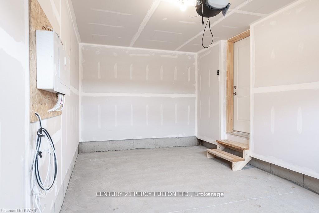 Photo 18 of 36 Robertson Drive, Stratford — HOMEH