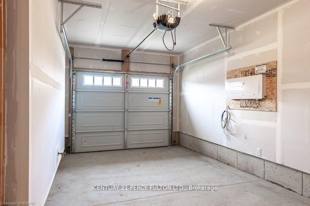 Photo 10 of 36 Robertson Drive, Stratford — HOMEH